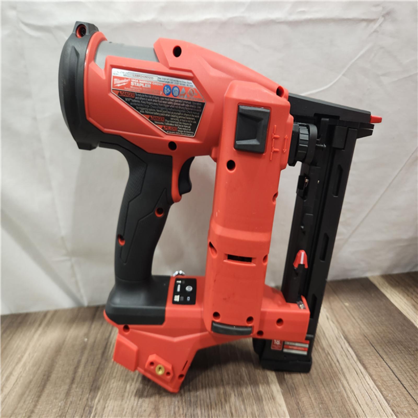 AS-IS- MILWAUKEE FUEL 18V Cordless 18-Gauge 1/4 in. Narrow Crown Stapler (Tool-Only)