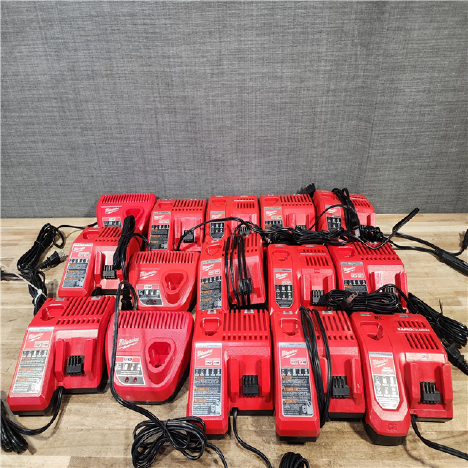 HOUSTON LOCATION - AS-IS MILWAUKEE BATTERY CHARGER PACK QTY - 15