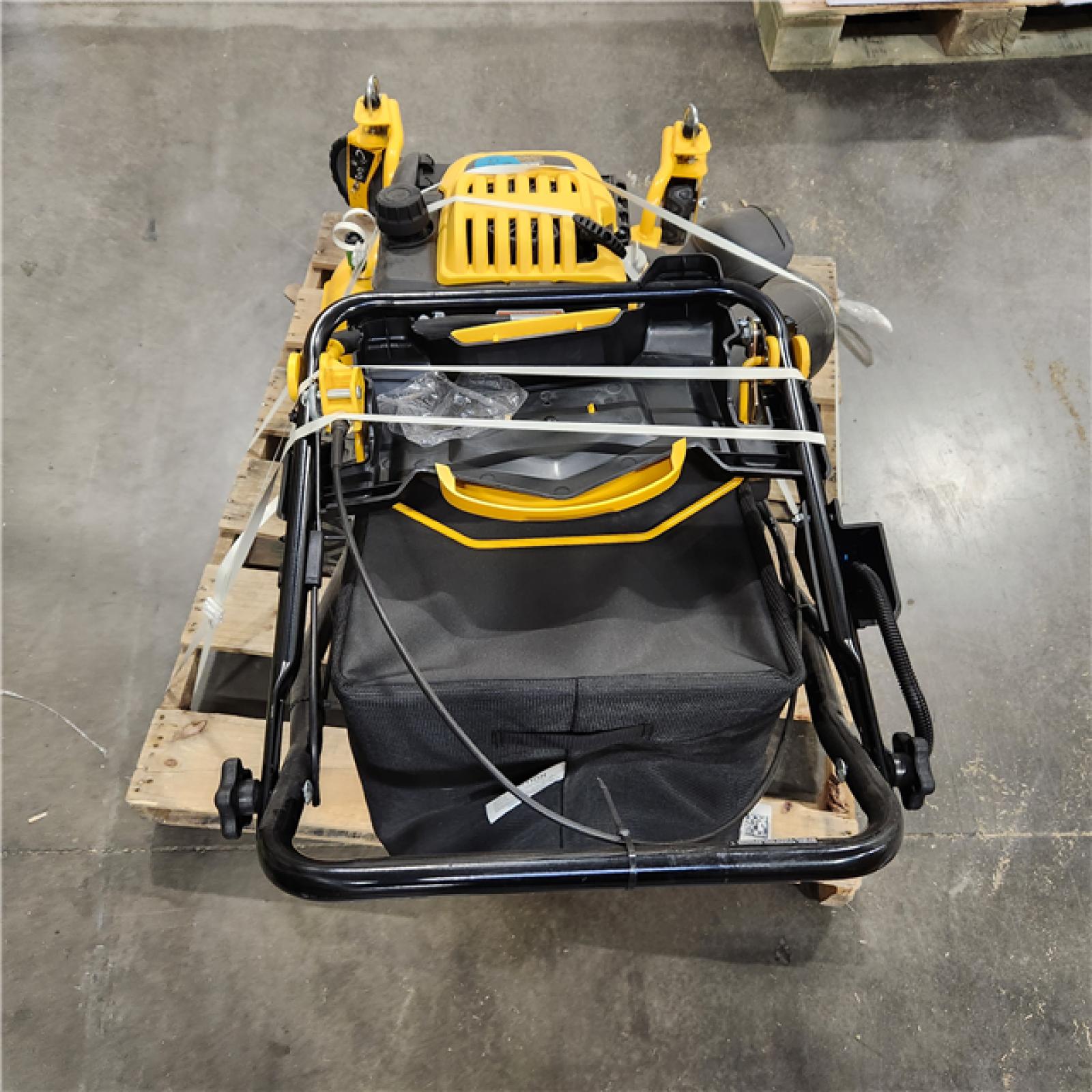 Dallas Location - As-Is  DEWALT 28 in. 224cc  Self-Propelled Lawn Mower