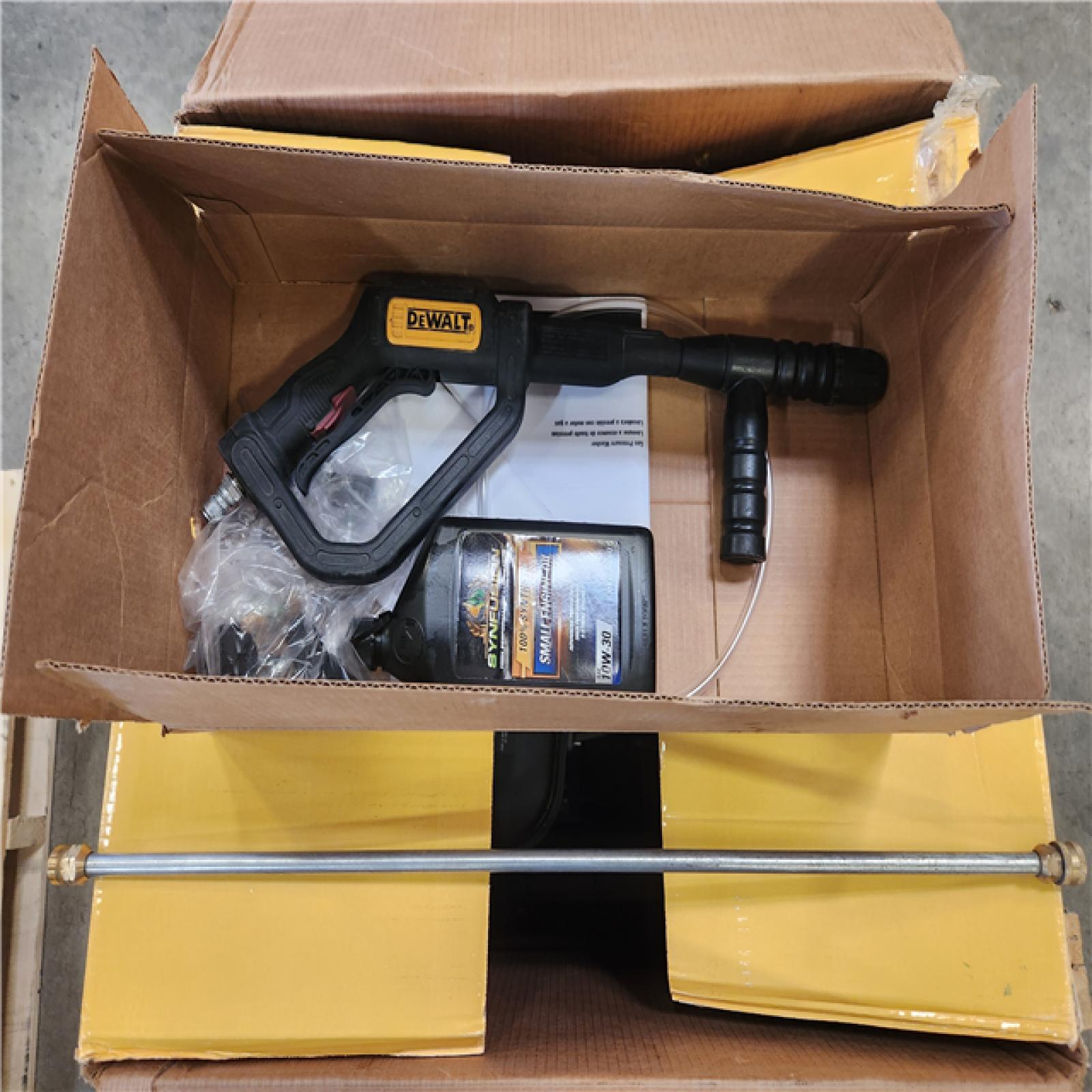 Phoenix NEW DEWALT 4400 PSI 4.0 GPM Gas Pressure Washer with 420cc Engine  Triplex Pump  Commercial Cold Water Power Washer