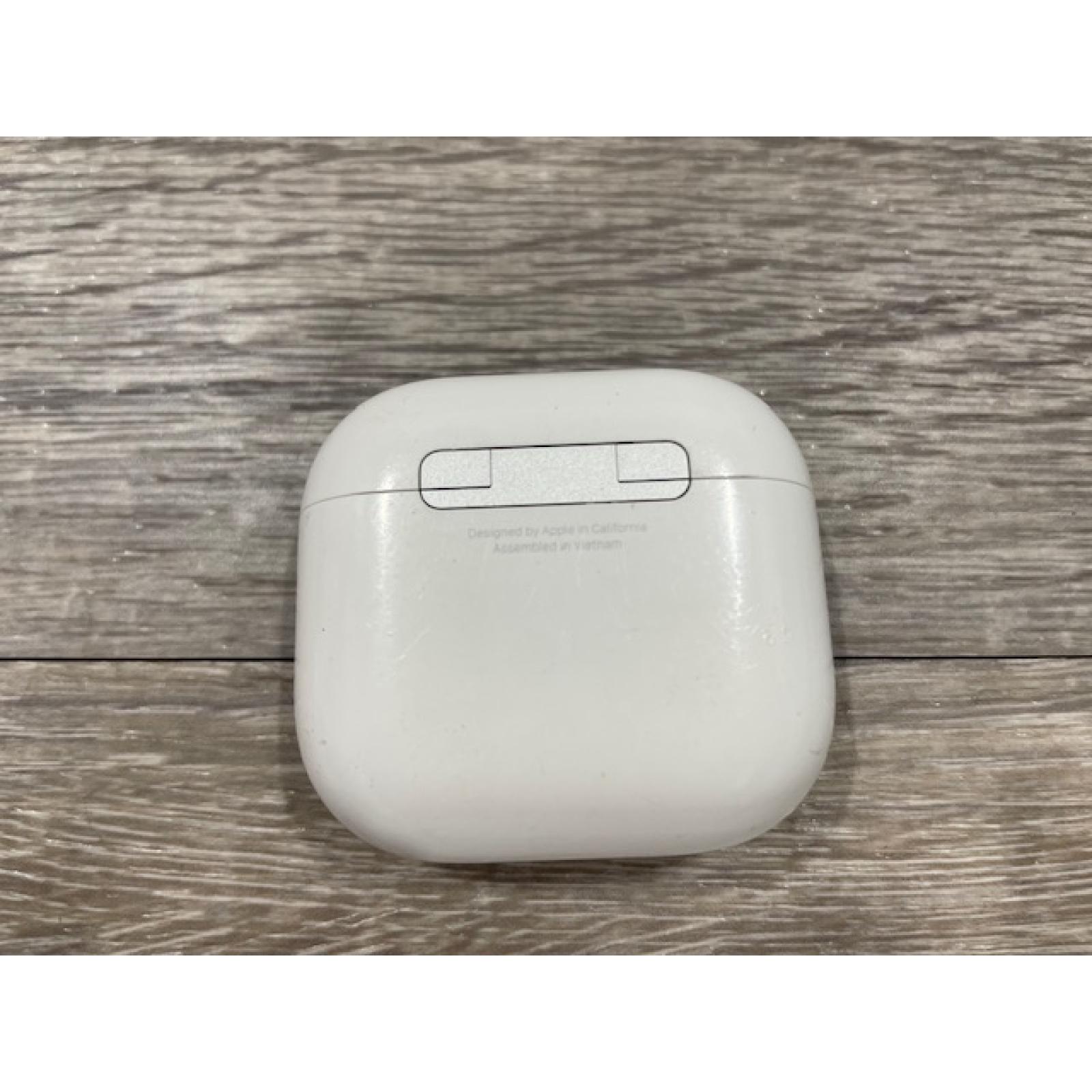 AS-IS Apple Airpods 4 Wireless Charging Case
