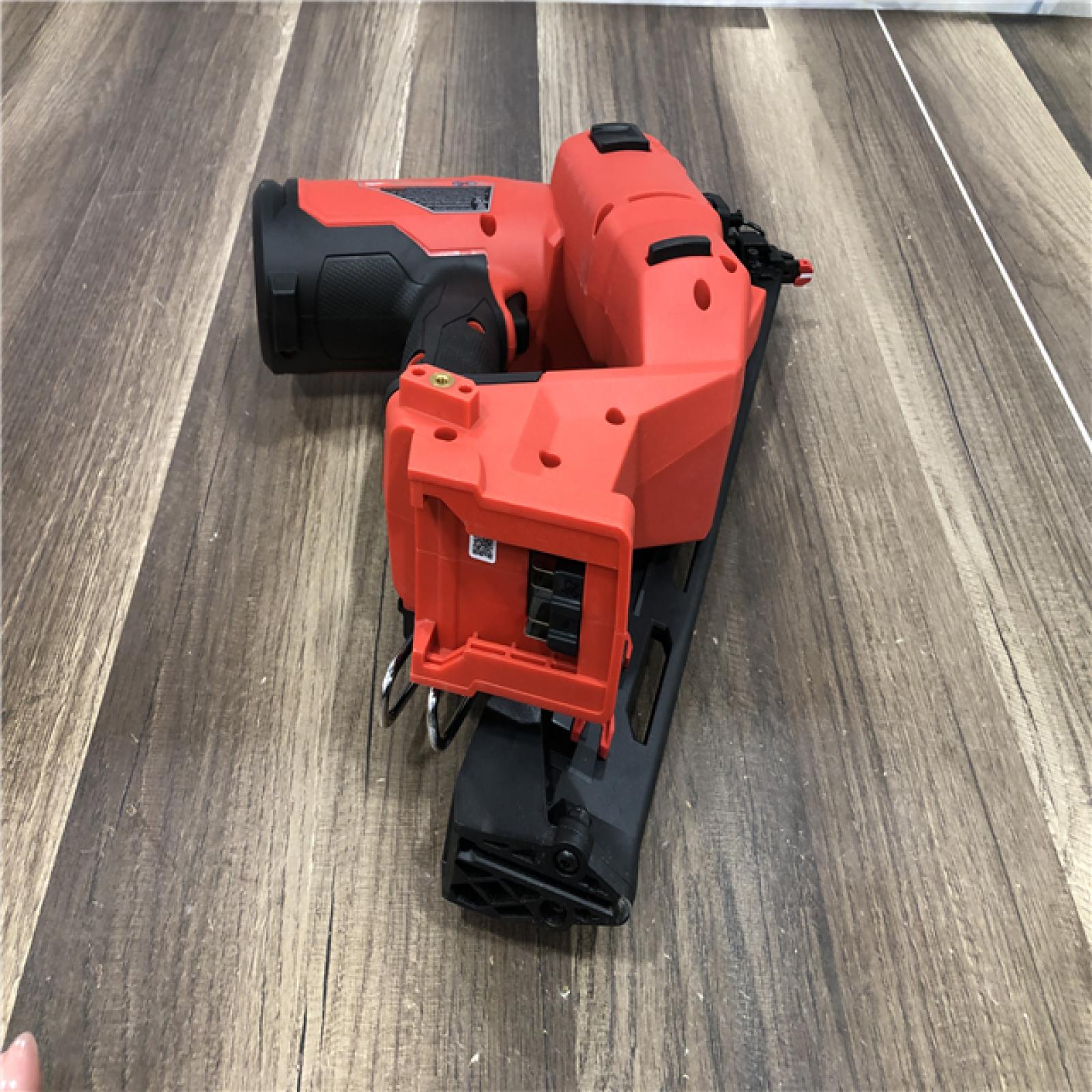 AS-IS Milwaukee FUEL 18-Volt Lithium-Ion Brushless Cordless Gen II 15-Gauge Angled Finish Nailer (Tool-Only)