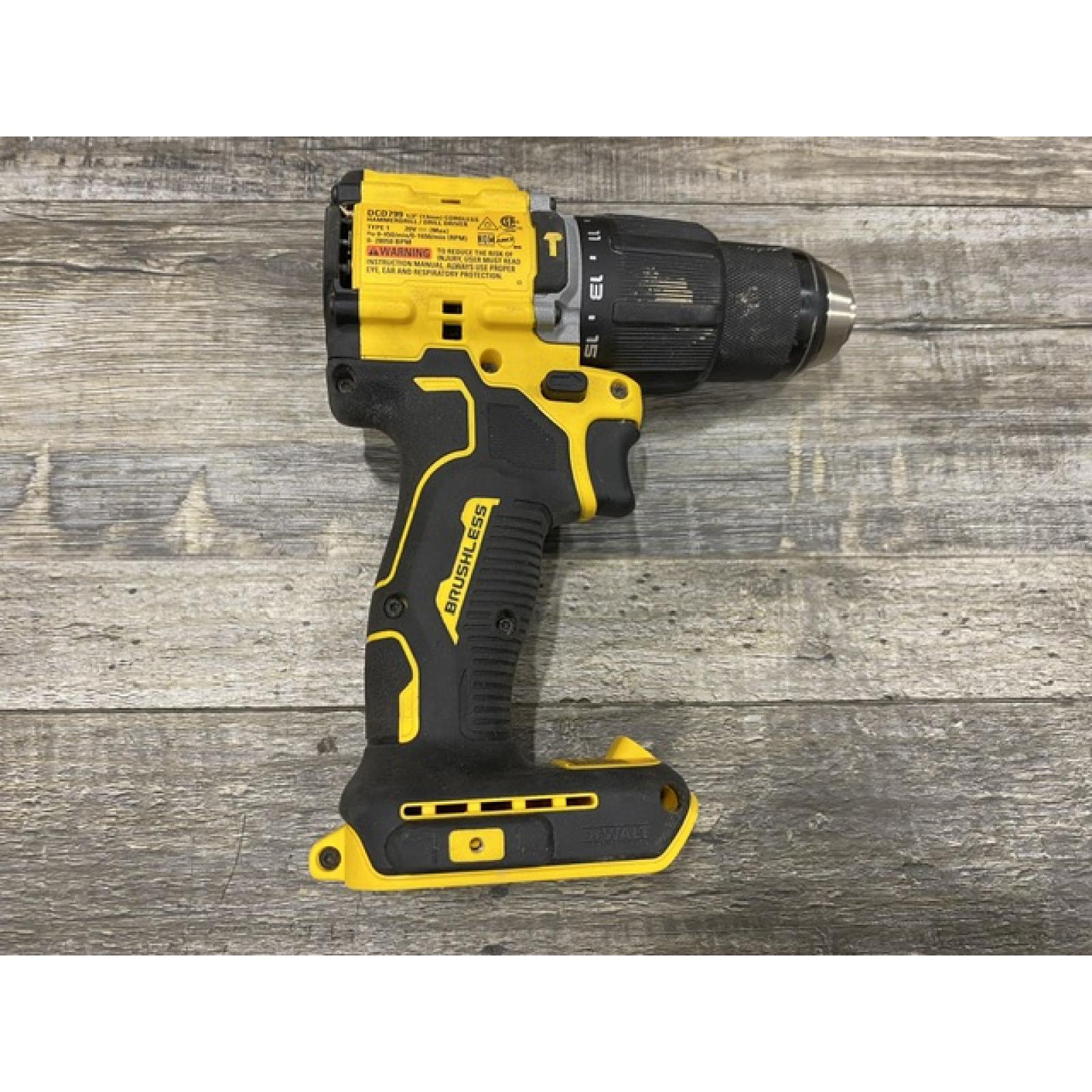 AS-IS DEWALT ATOMIC 20V Lithium-Ion Cordless 1/2 in. Hammer Drill Kit