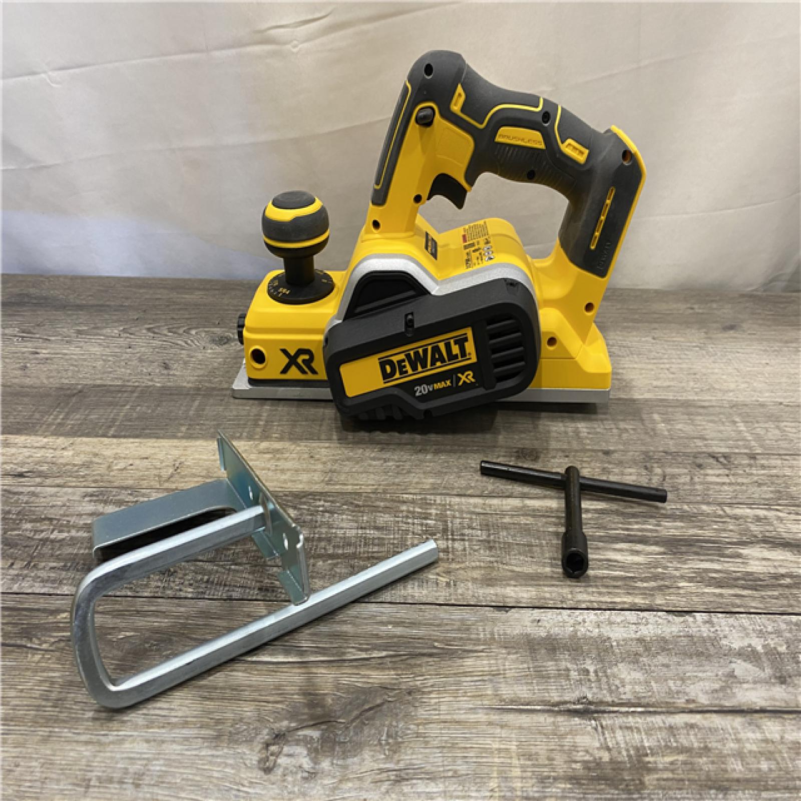 AS-IS DEWALT 20V MAX XR Cordless Brushless 3-1/4 in. Planer (Tool Only)
