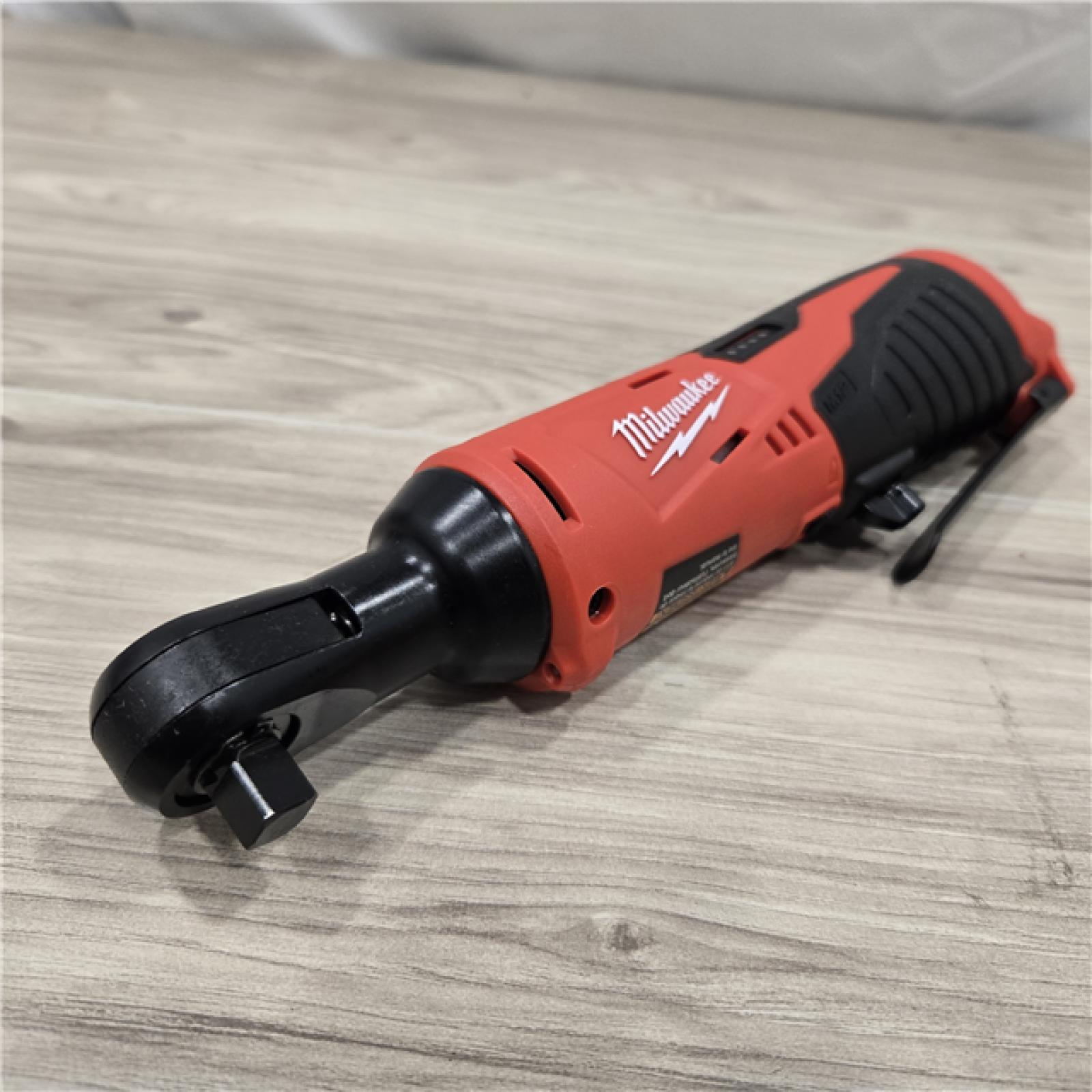 LIKE NEW! - MILWAUKEE 2457-20 .38 in. M12 Cordless Ratchet (Tool-Only)