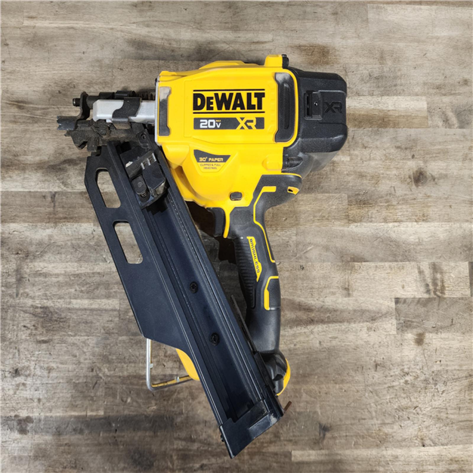 HOUSTON LOCATION - AS-IS DEWALT 20-Volt 30° Cordless Framing Nailer (Tool-Only)