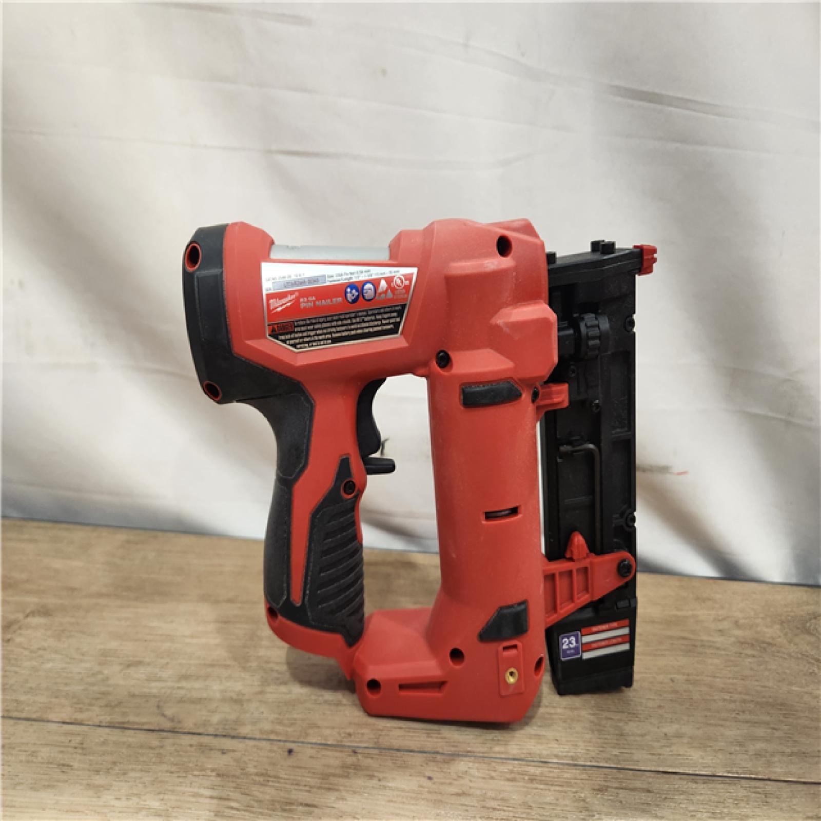 AS-IS- Milwaukee 23-Gauge 1-3/8 Cordless M12 Pin Nailer Kit
