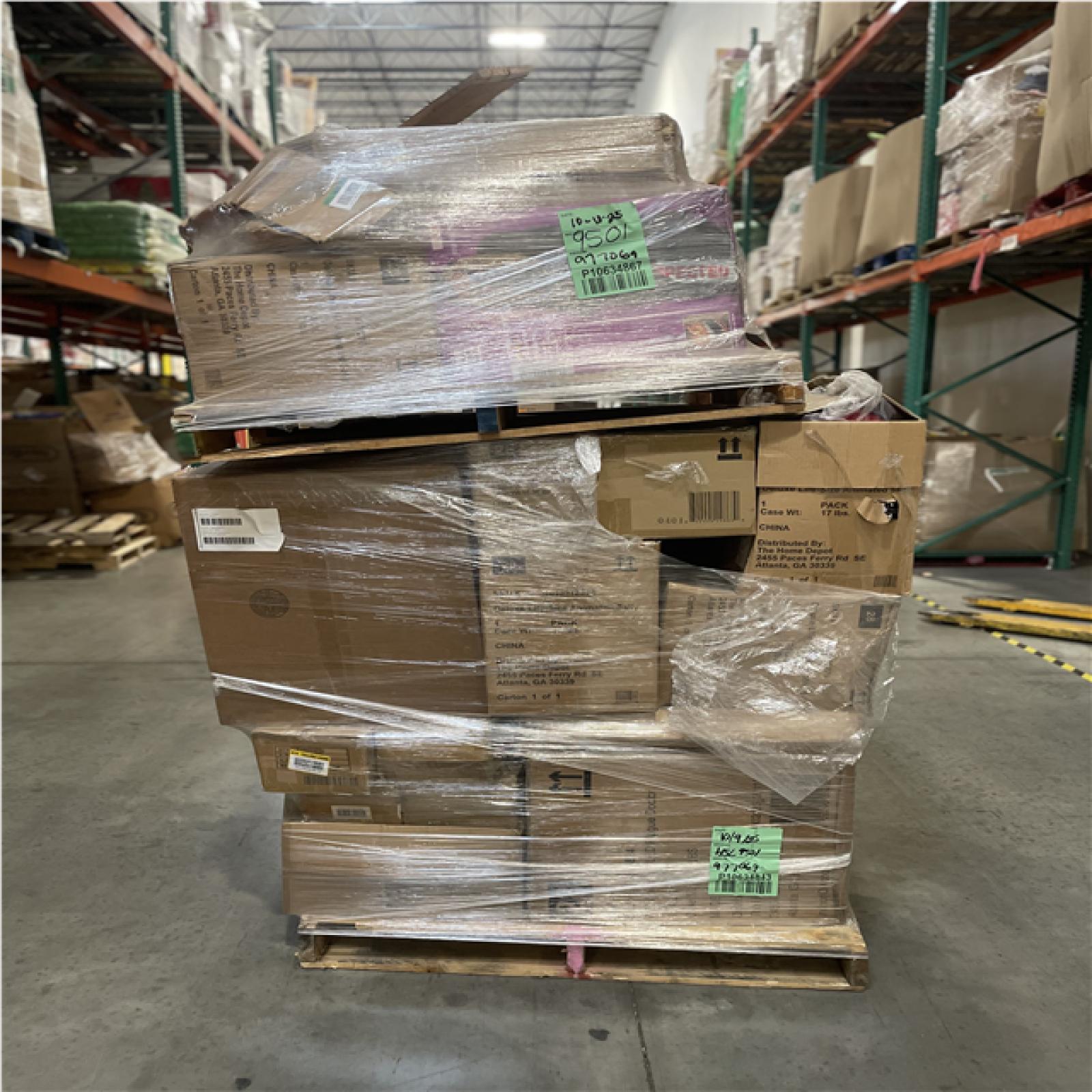 DALLAS LOCATION- AS-IS Mixed Holiday Pallet