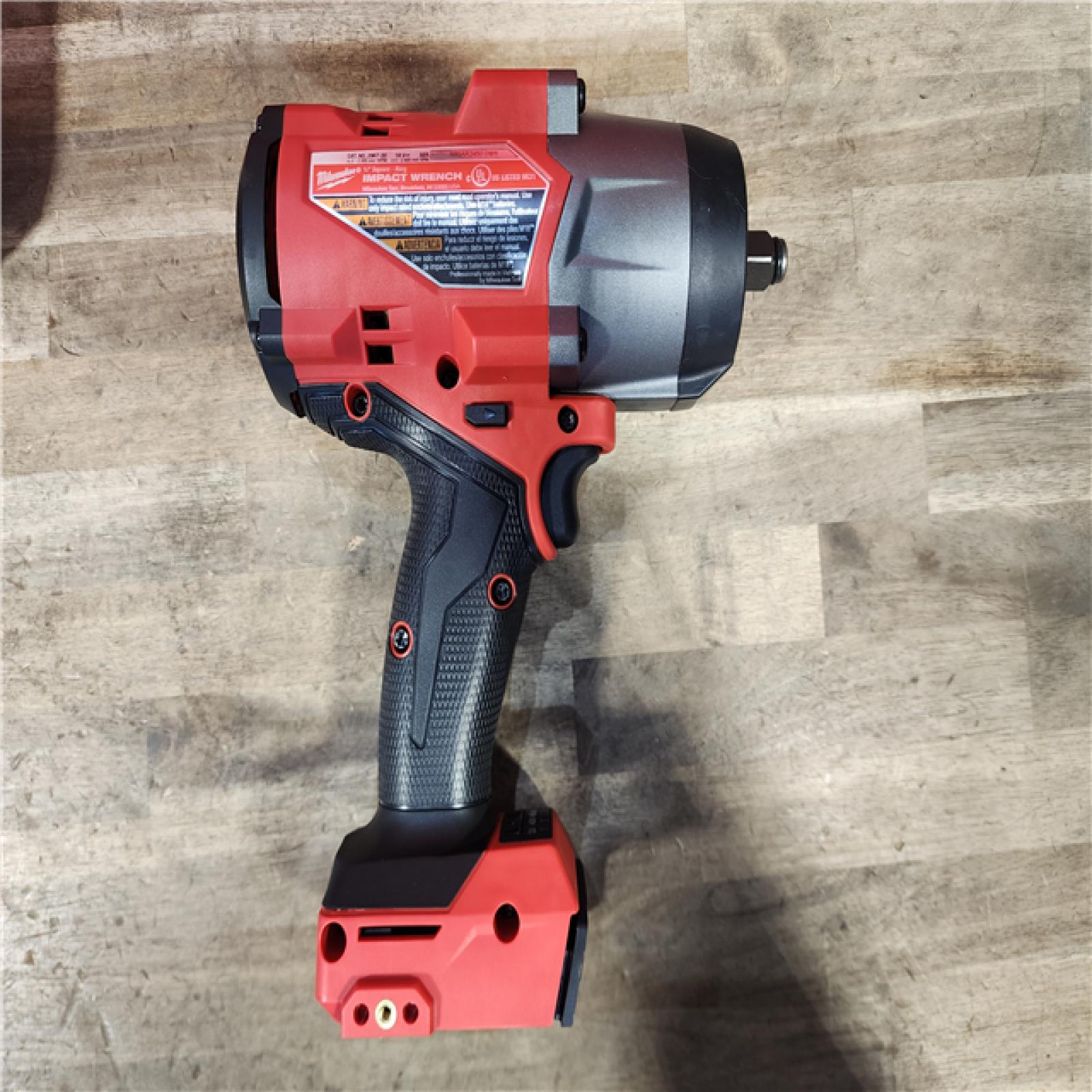 HOUSTON LOCATION - AS-IS (APPEARS LIKE NEW) Milwaukee M18 FUEL 1/2 in. Cordless Brushless High Torque Impact Wrench Kit (Battery & Charger)