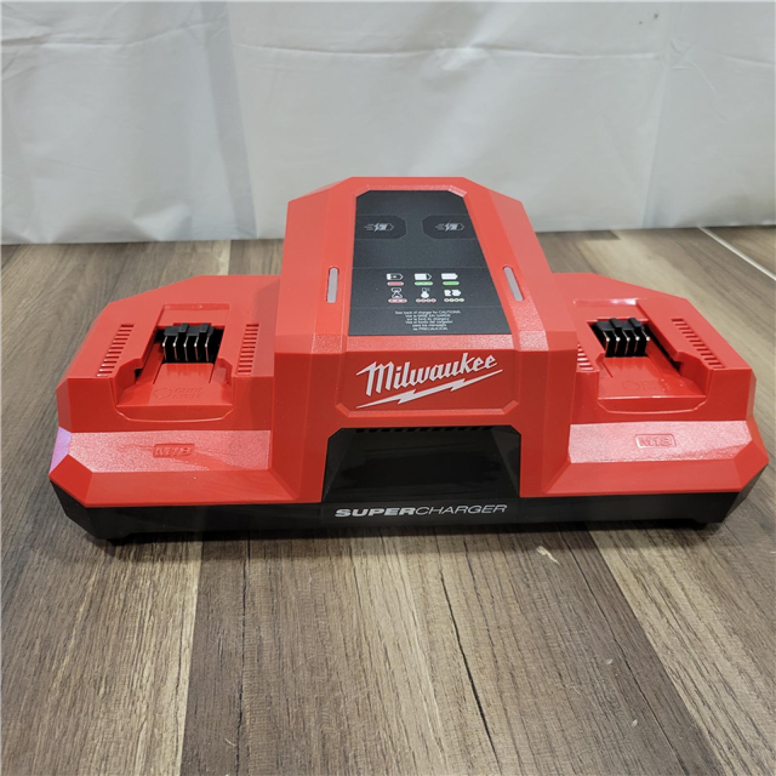 AS-IS Milwaukee 48-59-1815 M18 18V Dual Bay Simultaneous Super Charger