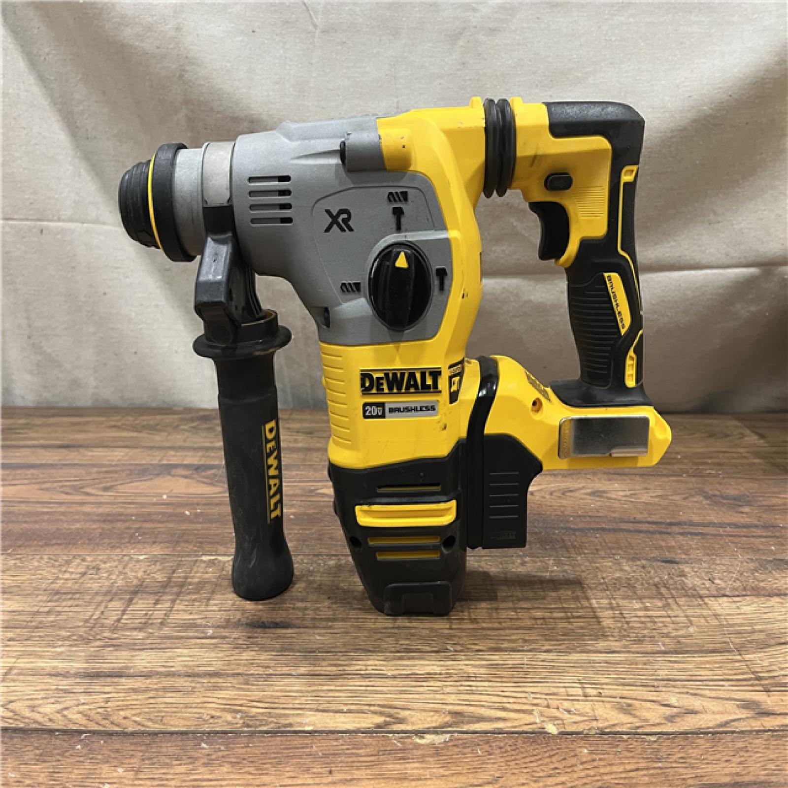 AS-IS DEWALT 20-Volt MAX XR Lithium Ion 1-1/8 in. Cordless SDS-plus Brushless L-Shape Concrete/Masonry Rotary Hammer (Tool-Only)
