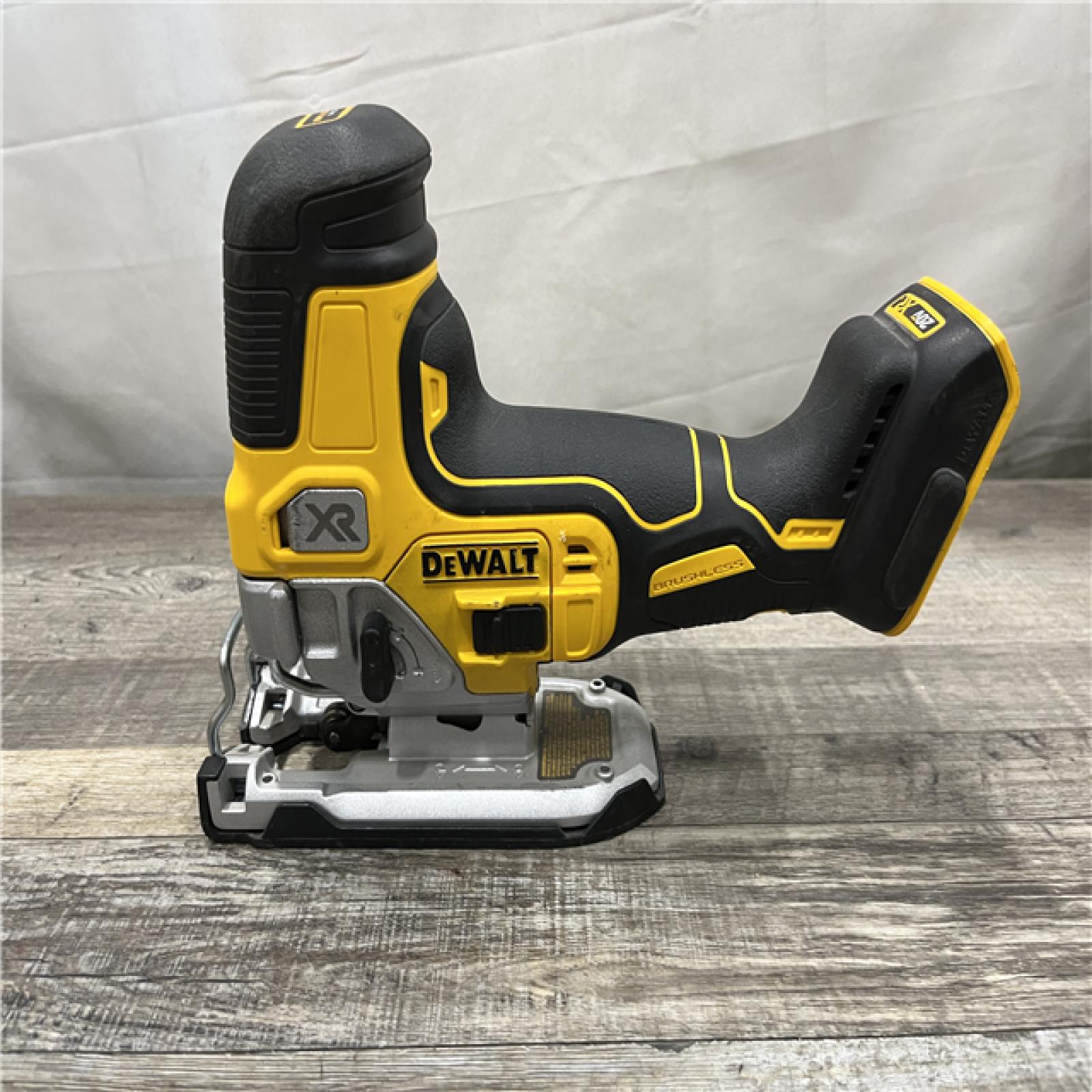 AS-IS DEWALT 20V MAX XR Cordless Barrel Grip Jigsaw (Tool Only)