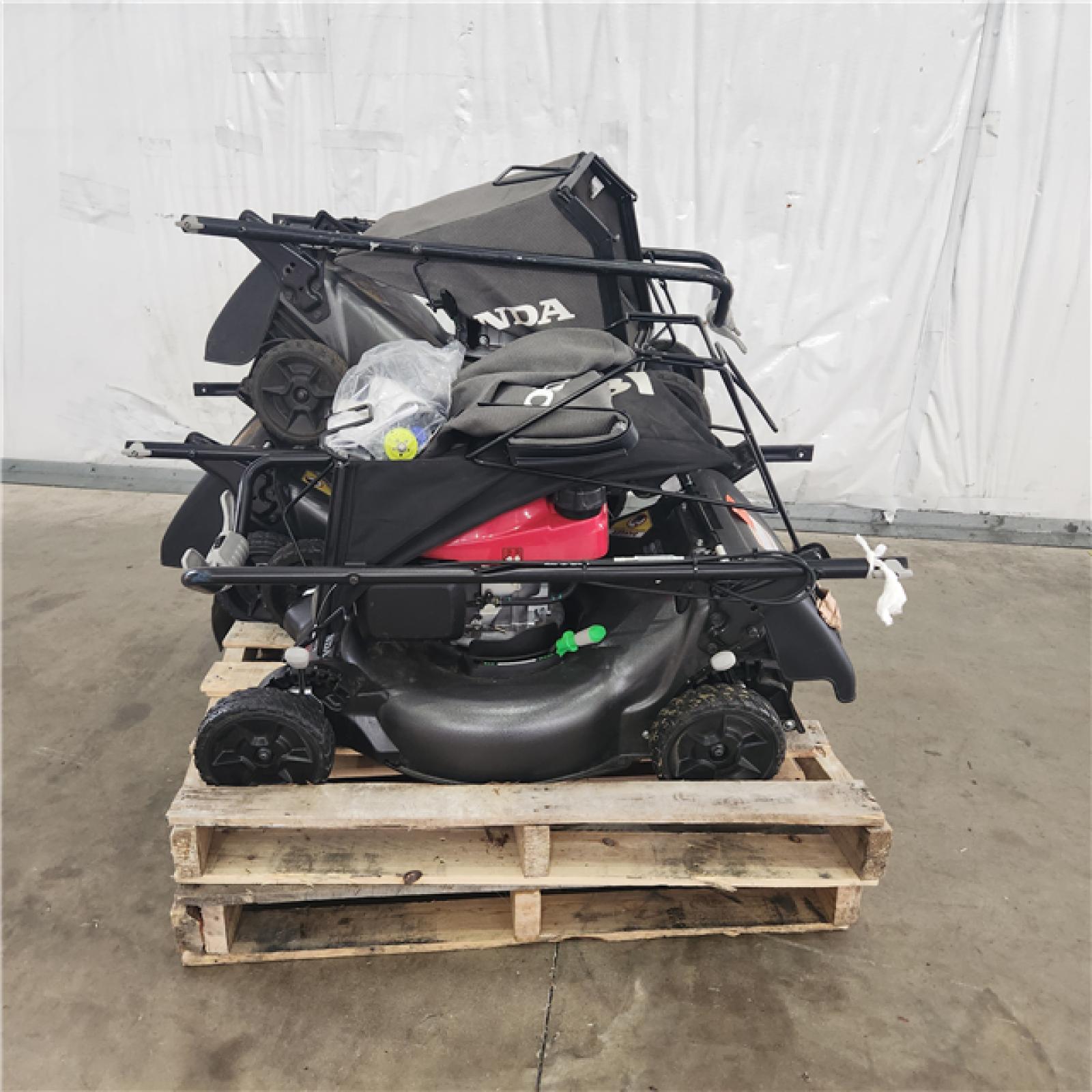 Houston Location - AS-IS Outdoor Power Equipment (3 Honda Mower In Good Condition)