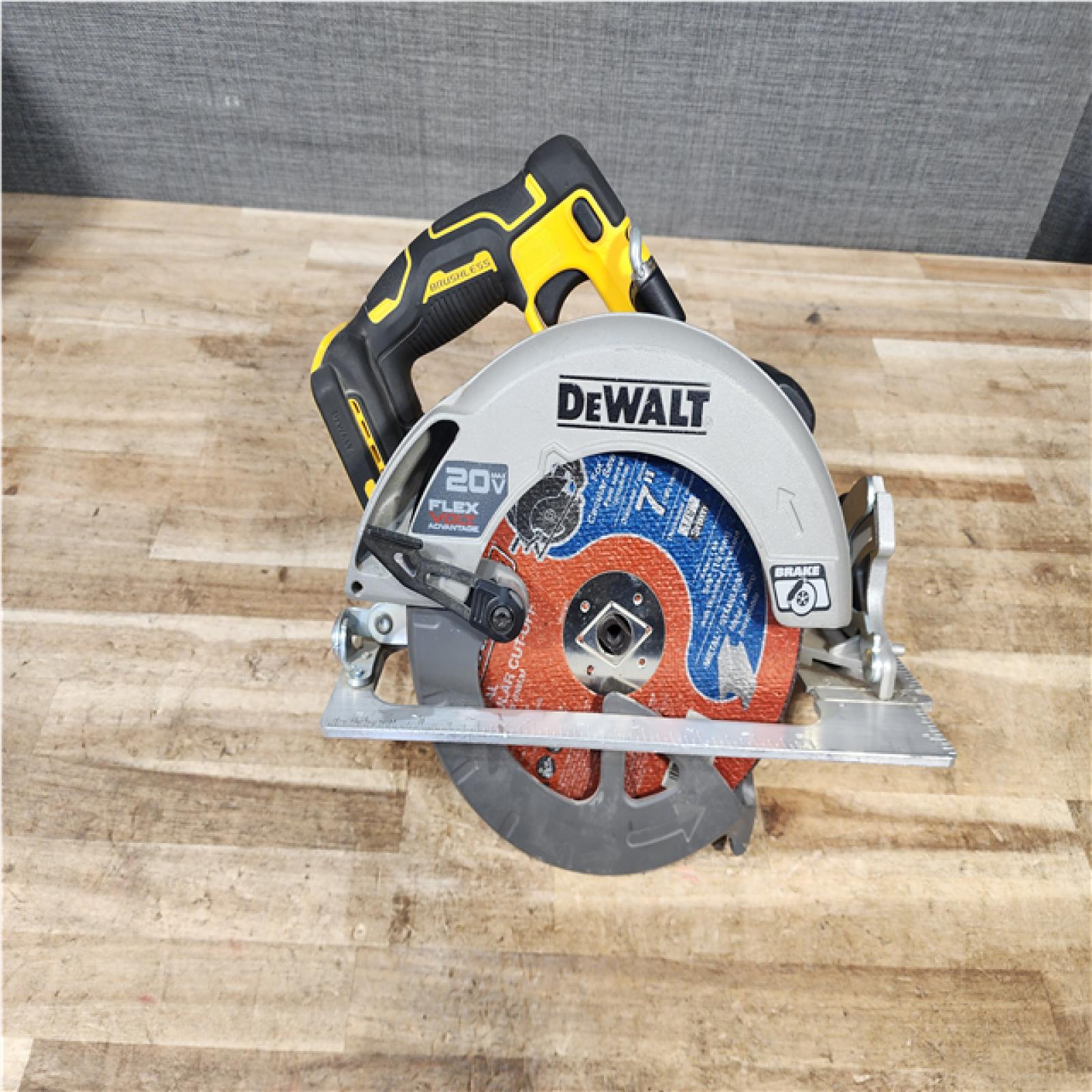 Houston Location AS-IS Dewalt FLEXVOLT Circular Saw