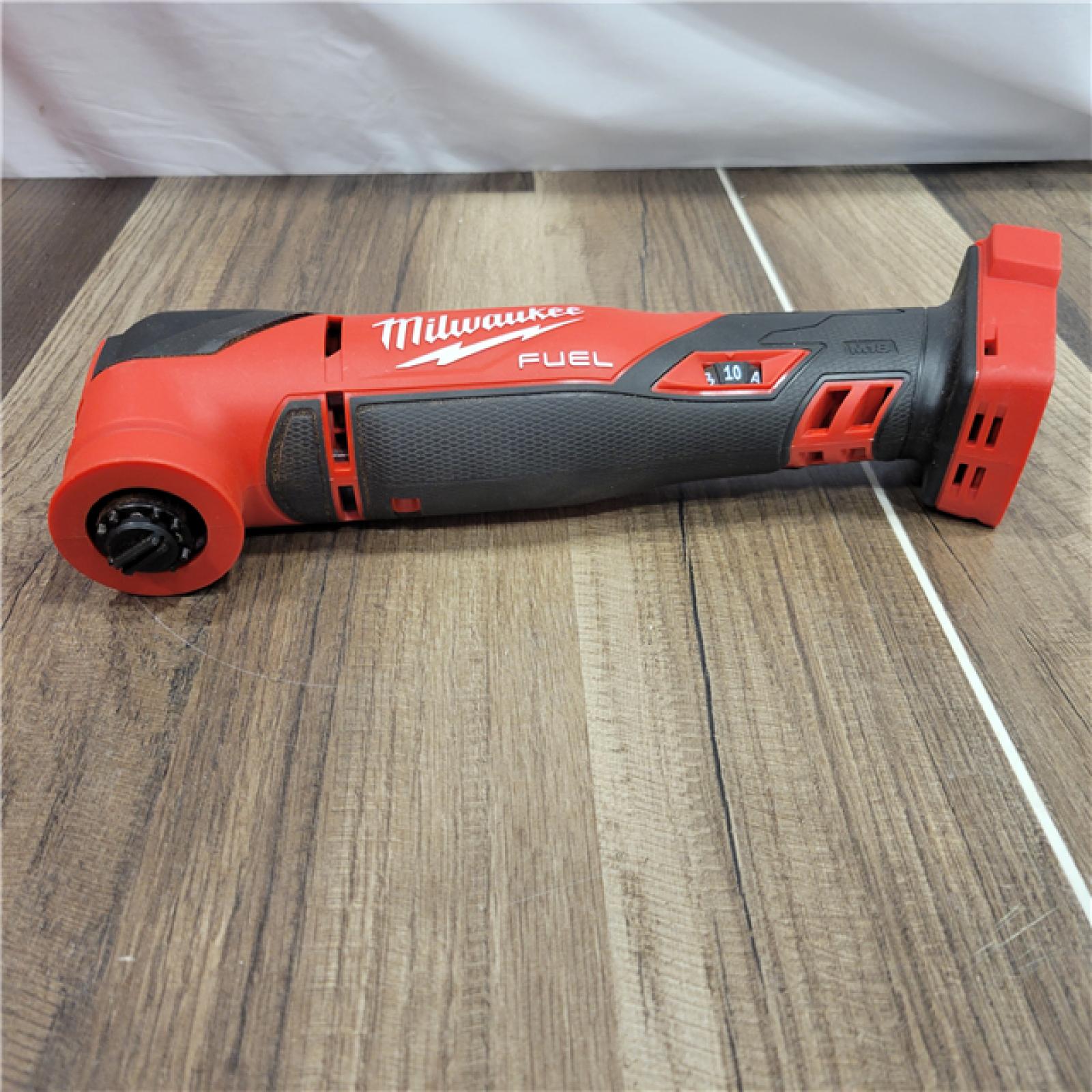 AS-IS Milwaukee M18 FUEL 18V Lithium-Ion Cordless Brushless Oscillating Multi-Tool (Tool-Only)