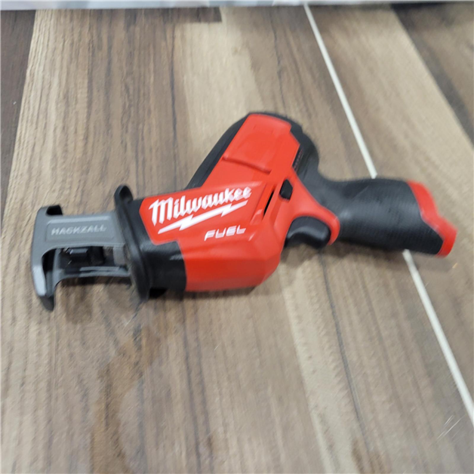 AS-IS MILWAUKEE M12 Fuel Kit De Sierra Sable Reciproca Hackzall Con 1 BaterÃ­a Milwaukee