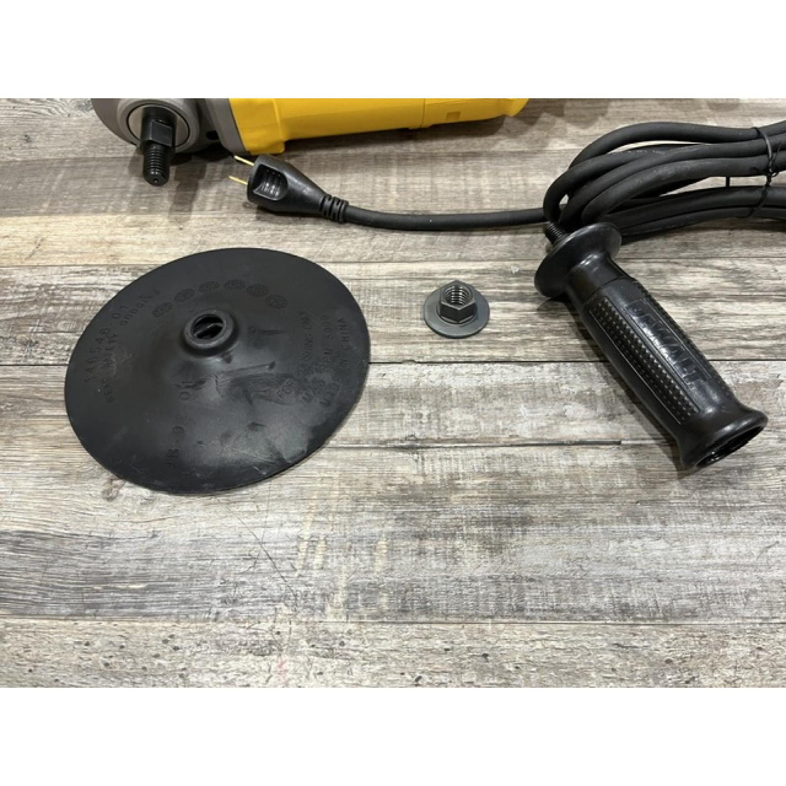 NEW - DEWALT 12 Amp 7 in./9 in. Variable Speed Polisher