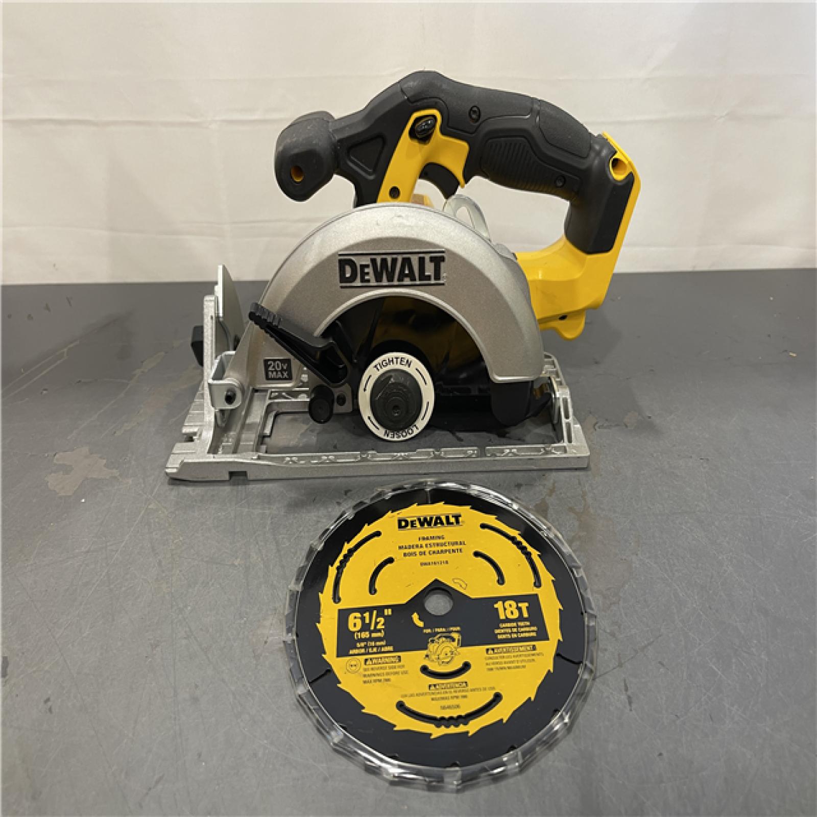 AS-IS - DEWALT 20V MAX Cordless 6.5 in. Sidewinder Style Circular Saw