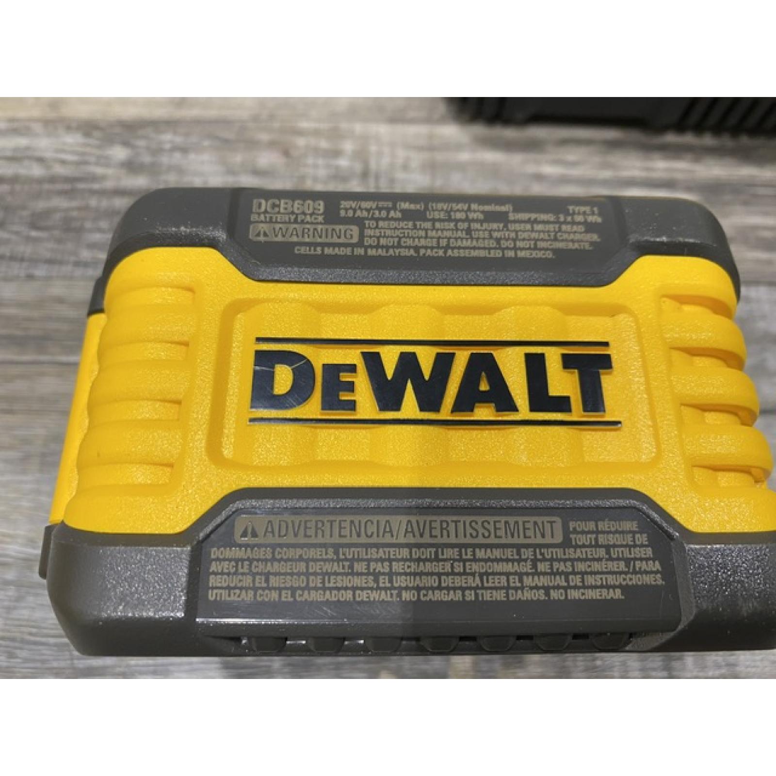 AS-IS DEWALT 20V/60V MAX FLEXVOLT Lithium-Ion 9.0Ah Battery and Charger Starter Kit