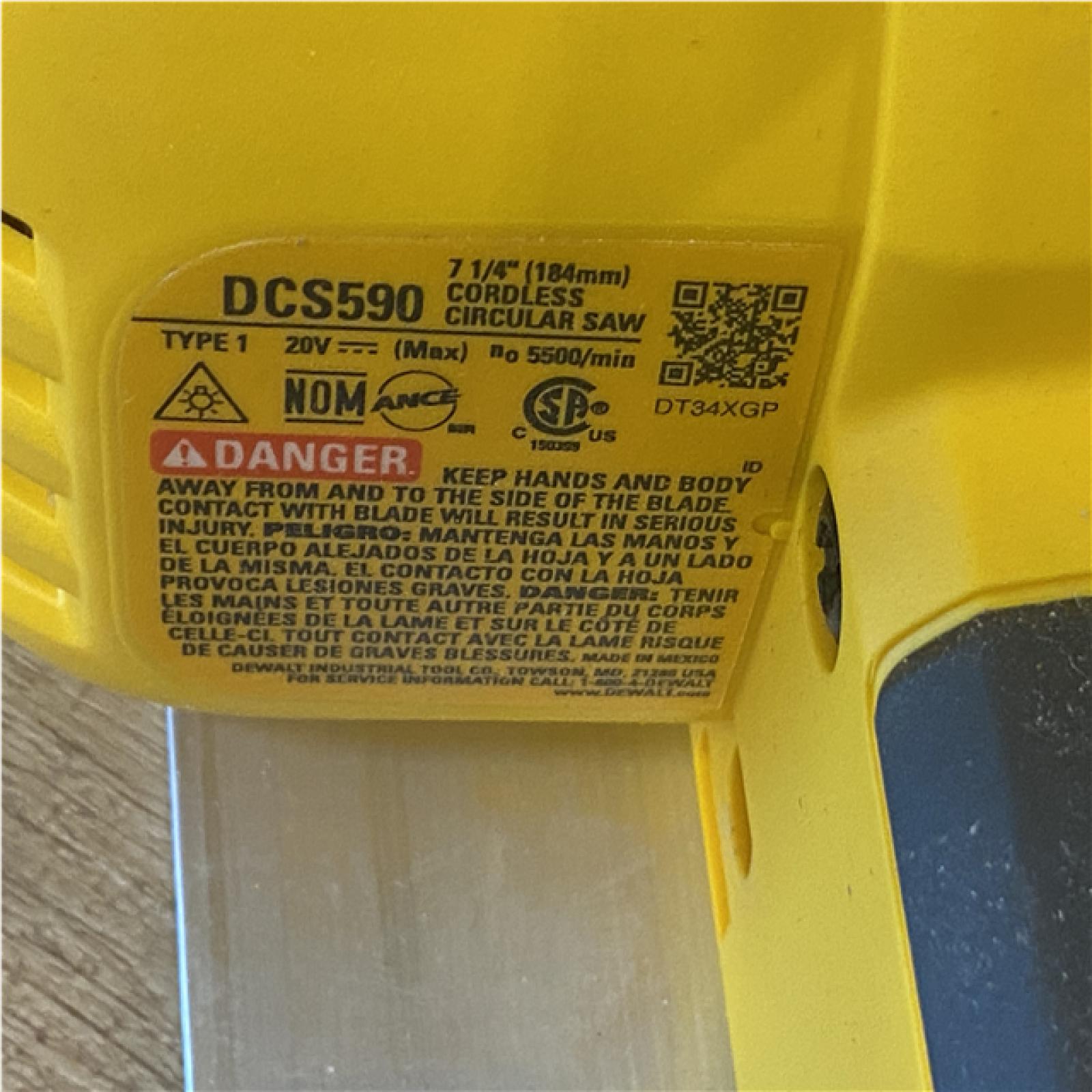 AS-IS DEWALT 20-Volt MAX 7-1/4 in. Cordless Circular Saw (Tool Only)
