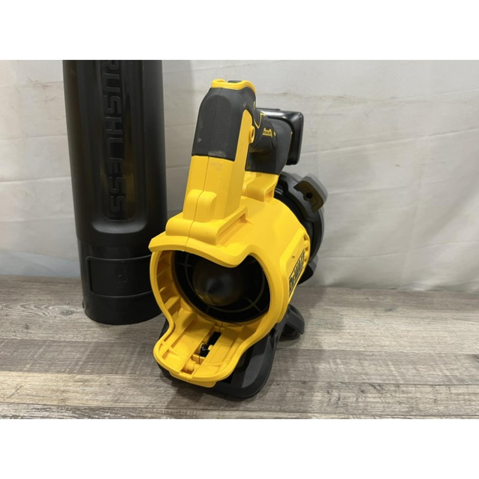 AS-IS DEWALT 20V MAX* XR Brushless Cordless Handheld Blower Kit