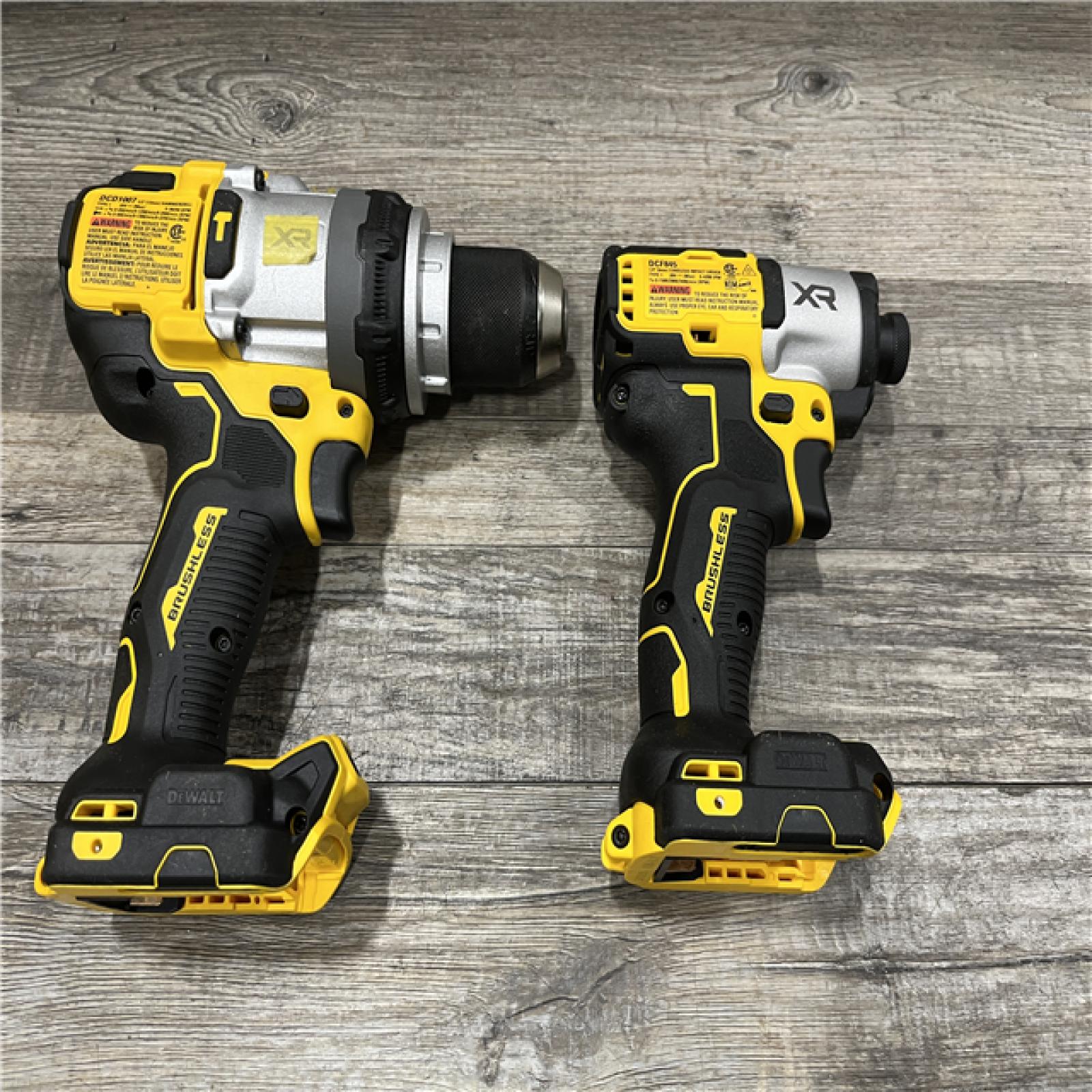 LIKE NEW - DEWALT 20V MAX Lithium-Ion Cordless 2-Tool Combo Kit