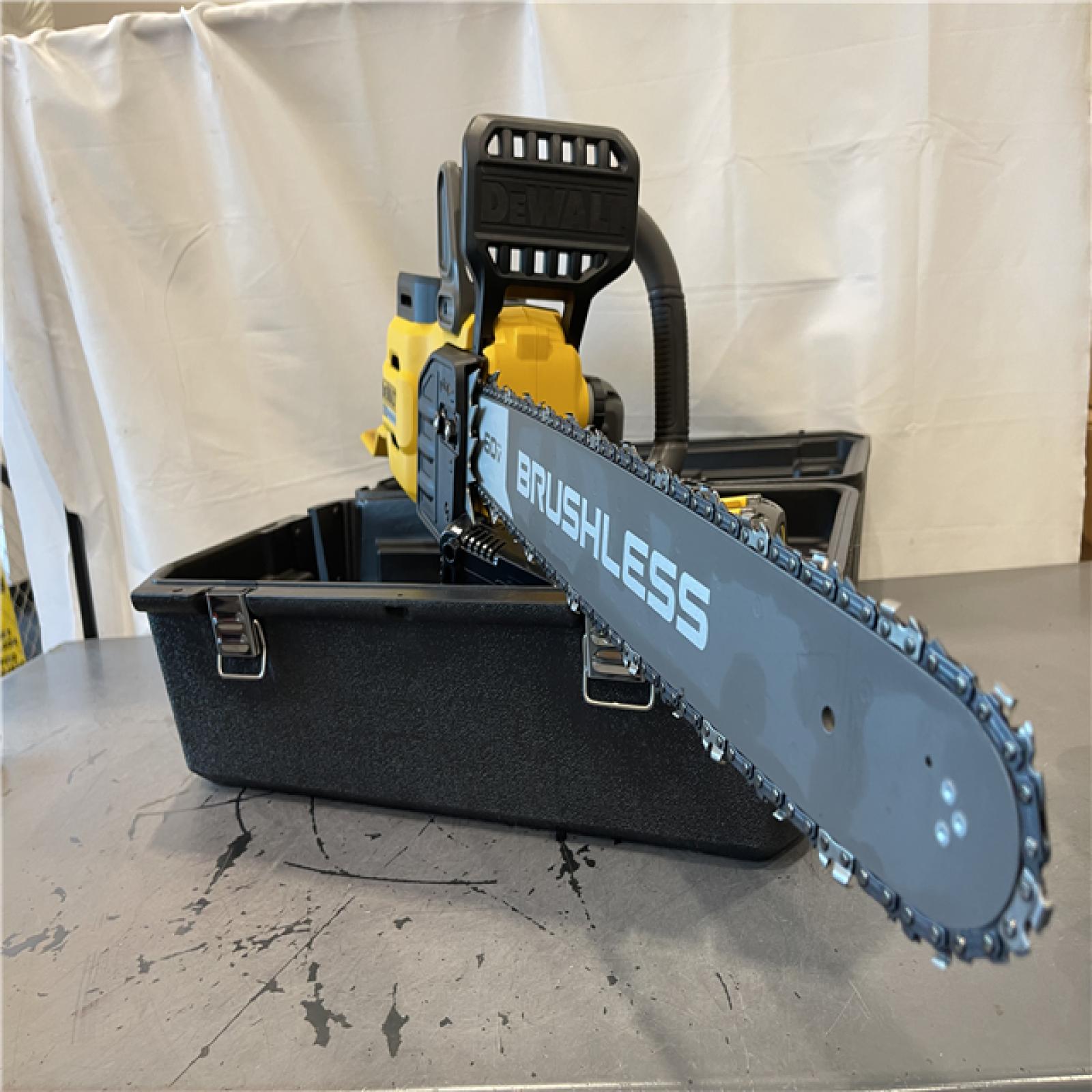 AS-IS - FLEXVOLT 60V MAX 20 in. Brushless Electric Cordless Chainsaw Kit