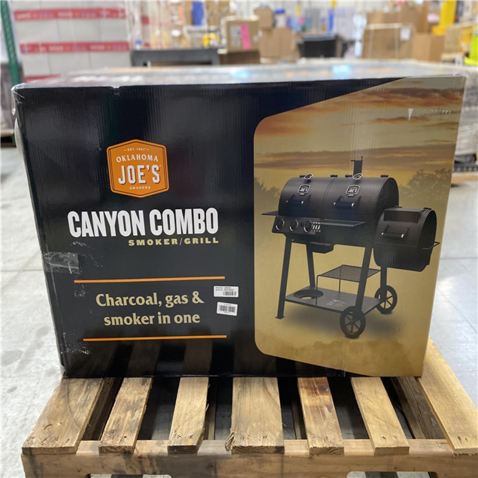 DALLAS LOCATION- NEW! Oklahoma Joe's Canyon Combo Dual Fuel 3-Burner Grill