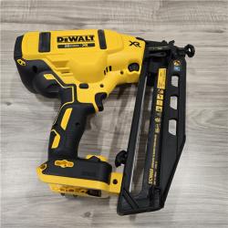 LIKE NEW! - DeWalt DCN660D1 20V 16 Gauge Cordless Angled Finish Nailer Kit W/ 2Ah Battery
