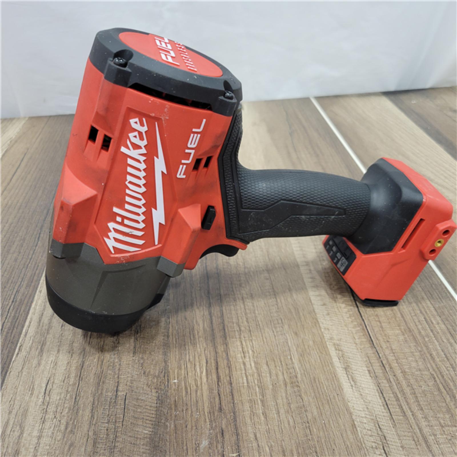AS-IS  Milwaukee M18 1/2 in. Cordless Brushless High Torque Impact Wrench Kit (Battery & Charger)