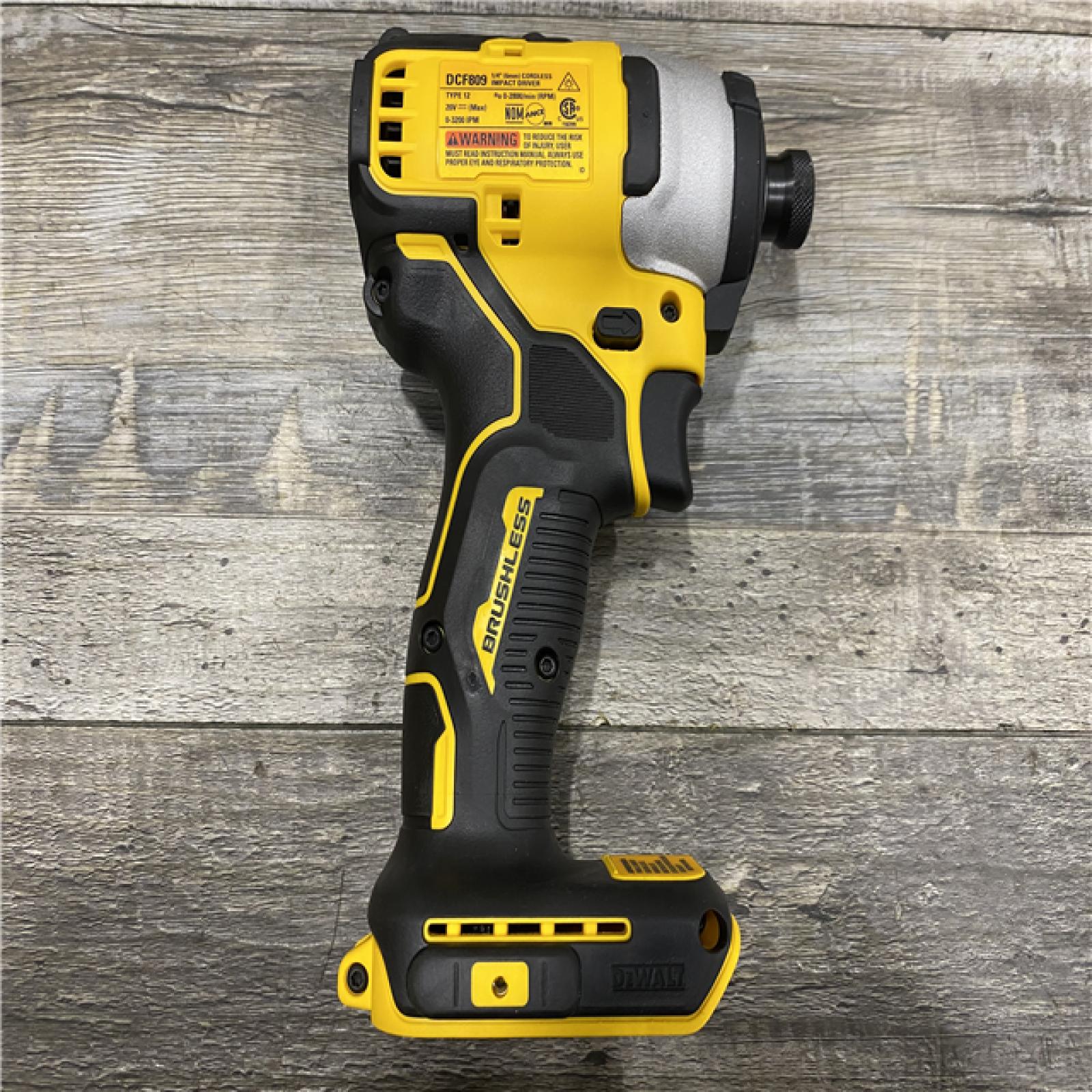 AS-IS DEWALT Atomic 20V Max Lithium-Ion Brushless Cordless Compact 1/4 in. Impact Driver Kit