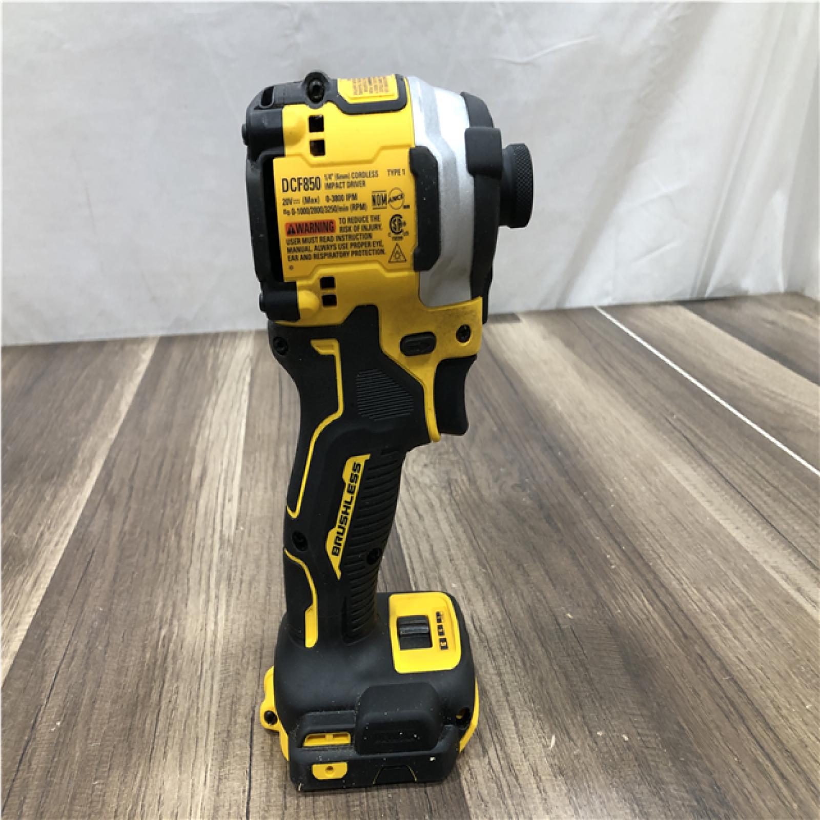 AS-IS DEWALT ATOMIC 20V MAX Lithium-Ion Cordless 1/4 in. Brushless Impact Driver Kit