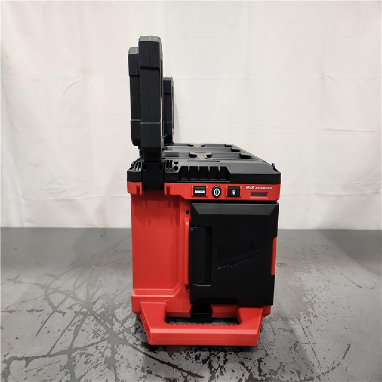 AS-IS- Milwaukee M18 PACKOUT Light/Charger