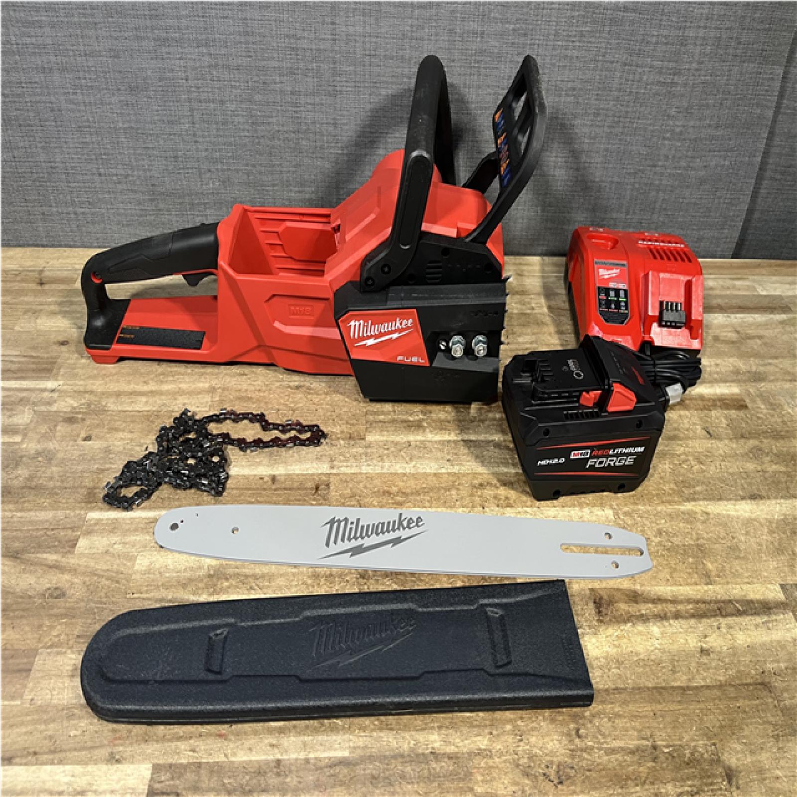 Houston Location AS-IS Milwaukee FUEL 16 in. 18V Lithium-Ion Brushless Battery Chainsaw Kit