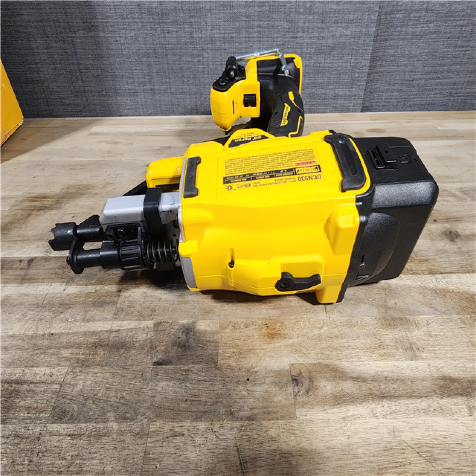 HOUSTON LOCATION - AS-IS DEWALT 20-Volt 30° Cordless Framing Nailer (Tool-Only)
