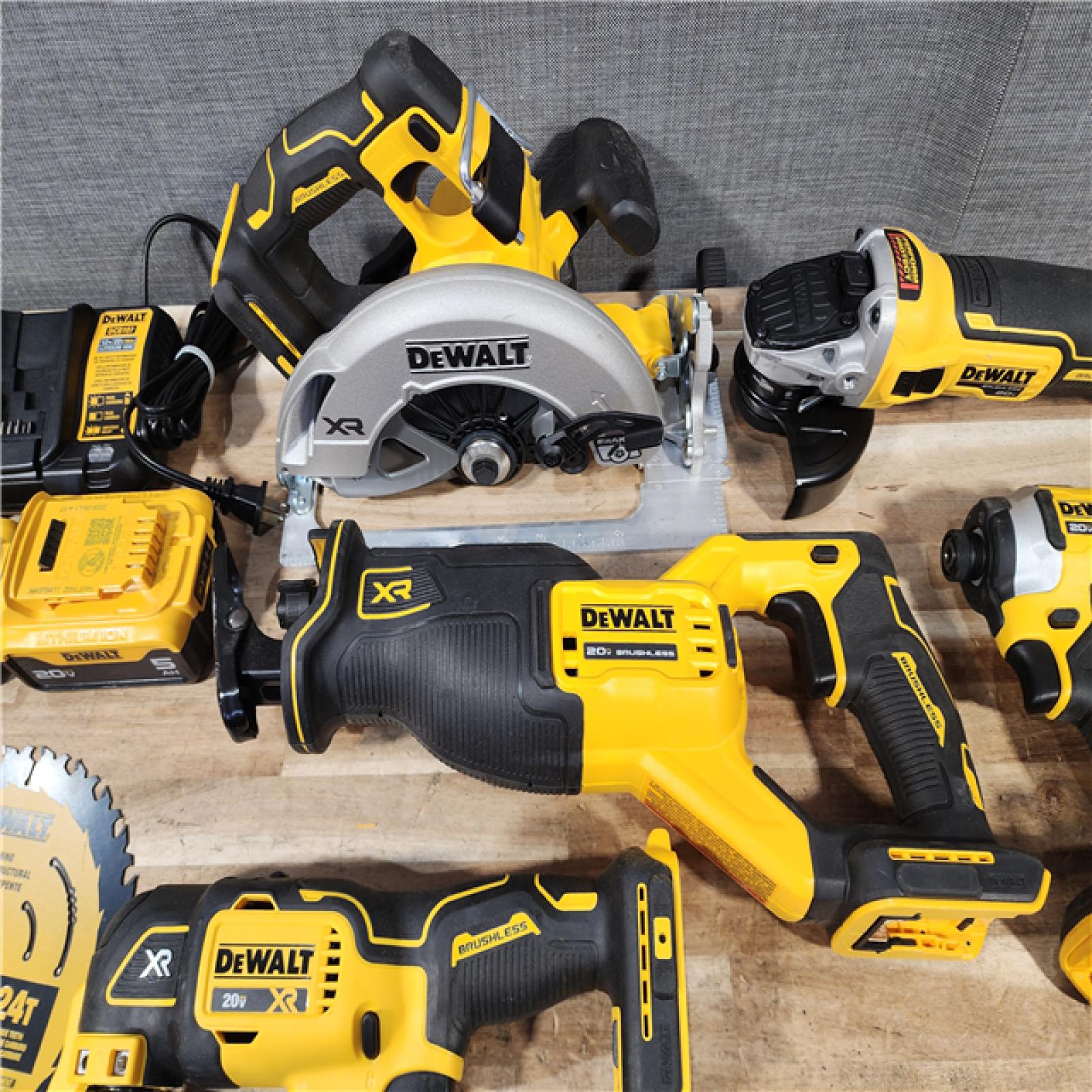HOUSTON LOCATION - AS-IS DEWALT 20V MAX Lithium-Ion Cordless 5-Tool Combo Kit