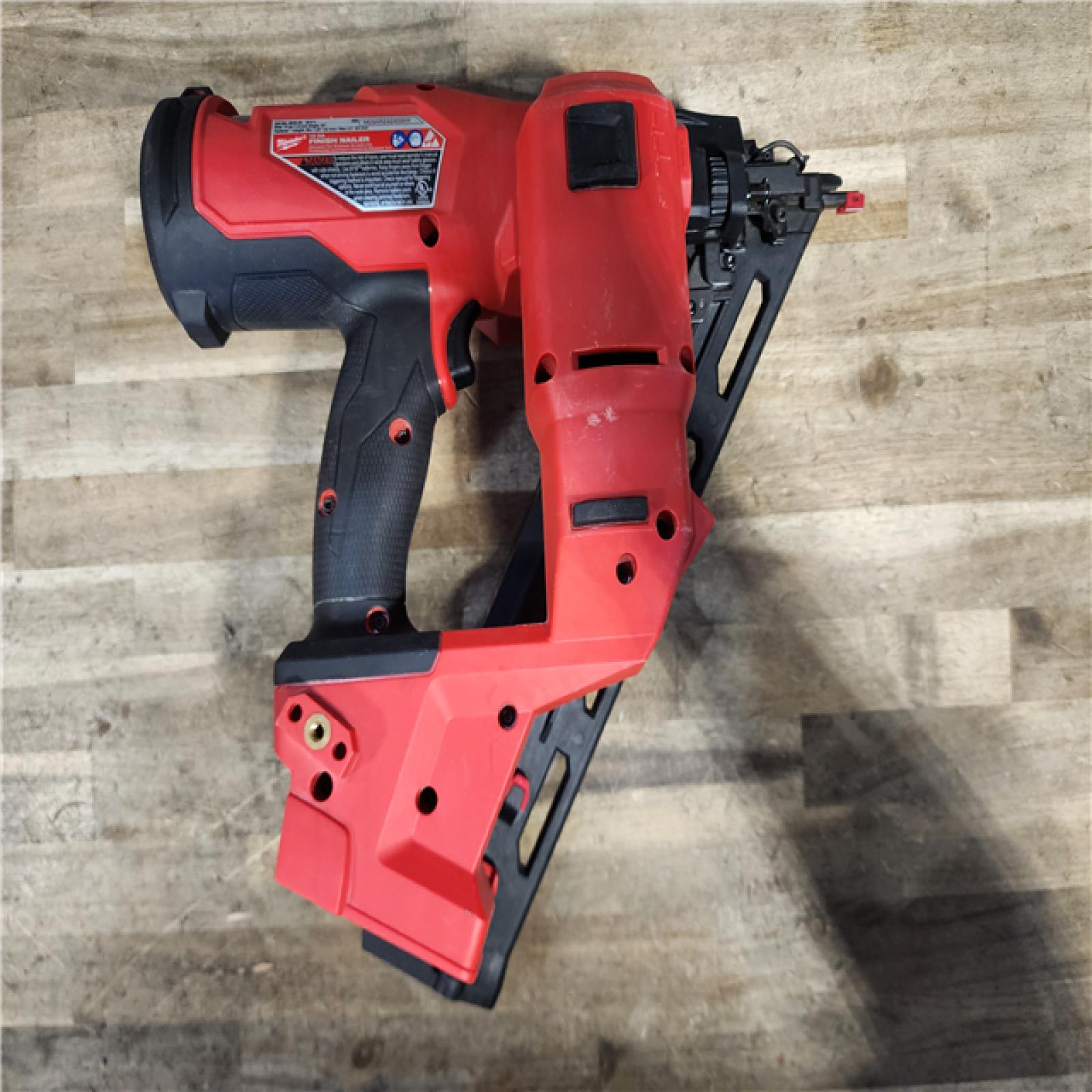 HOUSTON LOCATION - AS-IS Milwaukee 2839-20 M18 FUEL 15 Ga. 18 Volt Brushless Angled Finish Nailer (TOOL ONLY)