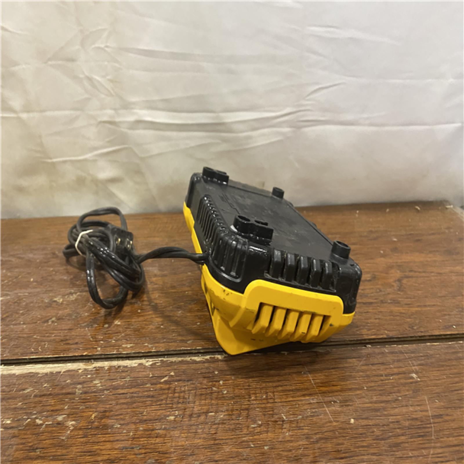 AS-IS DeWalt 20V Max Fan-Cooled Fast Charger DCB118
