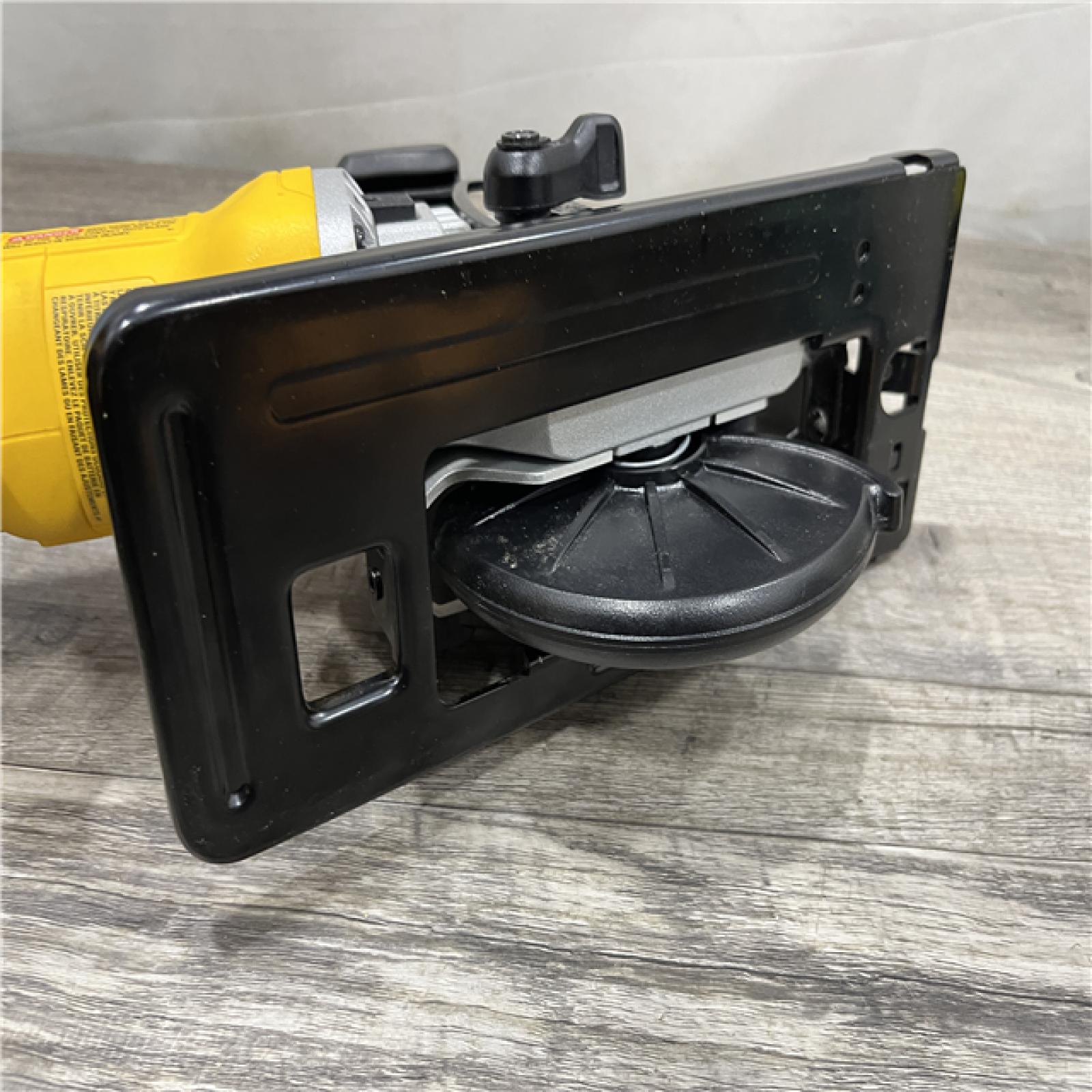 AS-IS DEWALT ATOMIC 20V MAX Cordless Brushless 4-1/2 in. Circular Saw (Tool Only)