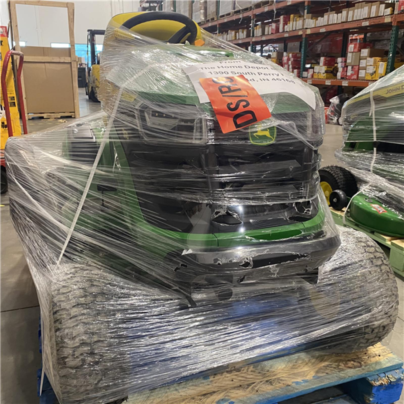 Dallas Location - As-Is John Deere S100 42 in. 17.5 HP Gas Hydrostatic Riding Lawn Mower