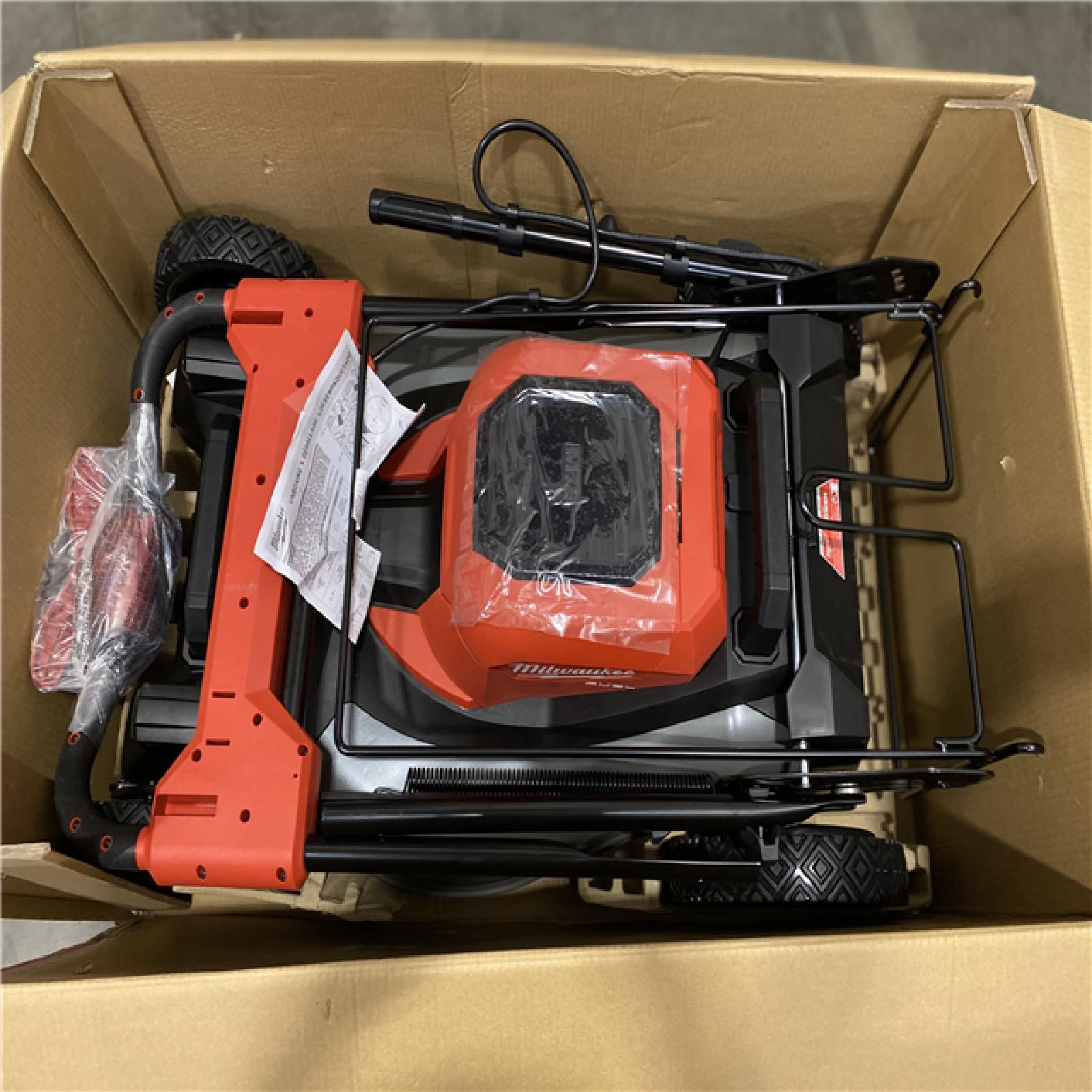 Dallas Location - As-Is 	Milwaukee M18 FUEL Brushless Cordless 21 in. Walk Behind Dual Battery Self-Propelled Mower Kit