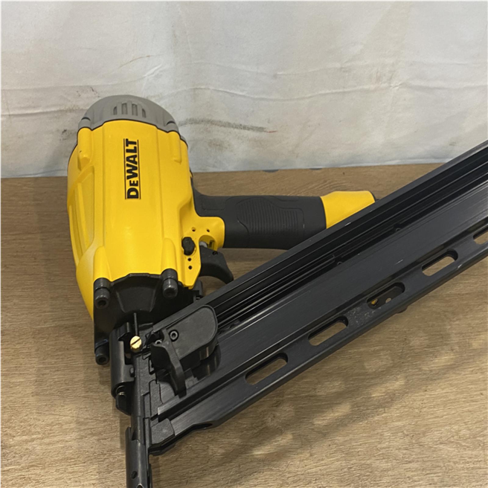 AS-IS  DEWALT Pneumatic 21-Degree Collated Corded Framing Nailer