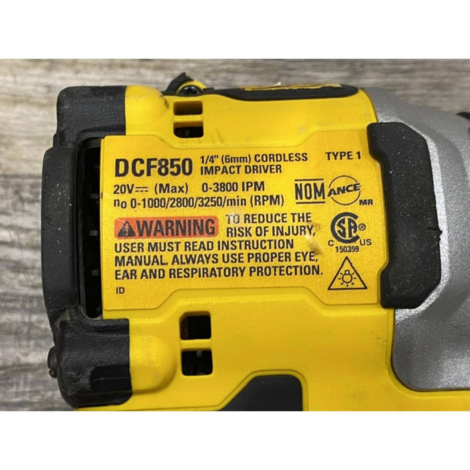 AS-IS DEWALT ATOMIC 20V MAX Lithium-Ion Cordless 1/4 in. Brushless Impact Driver Kit