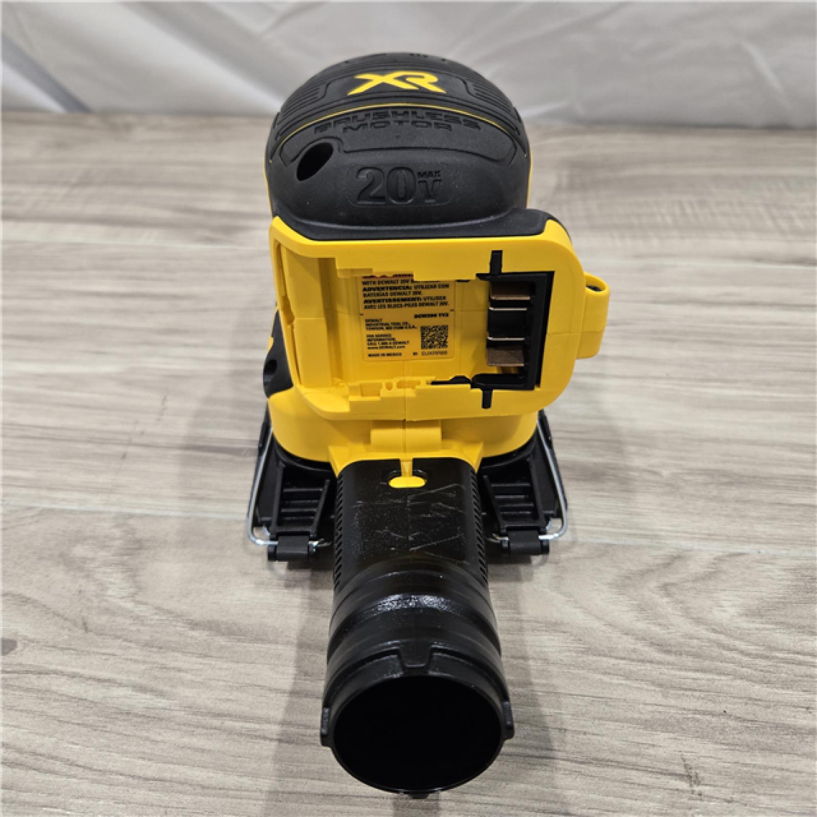 AS-IS DEWALT 20V MAX XR Brushless Cordless 1/4 Sheet Sander (Tool Only)