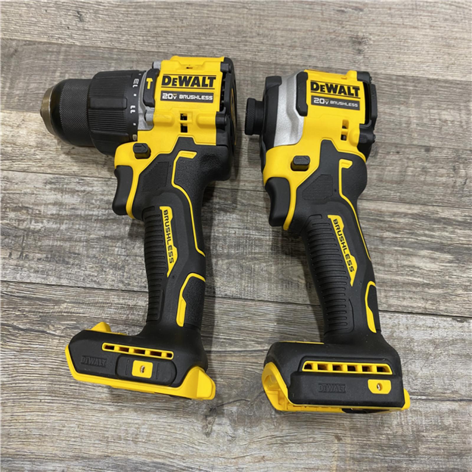 LIKE NEW - DEWALT ATOMIC 20V MAX Lithium-Ion Cordless 2-Tool Combo Kit
