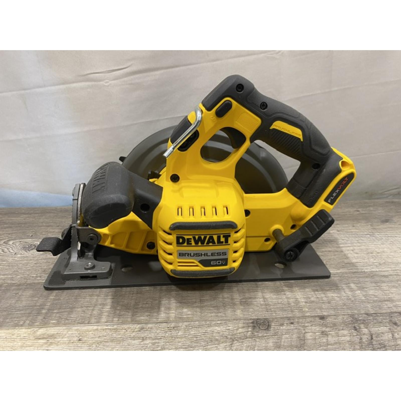 AS-IS DEWALT FLEXVOLT 60V MAX Cordless Brushless 7-1/4 in. Circular Saw with Brake (Tool Only)