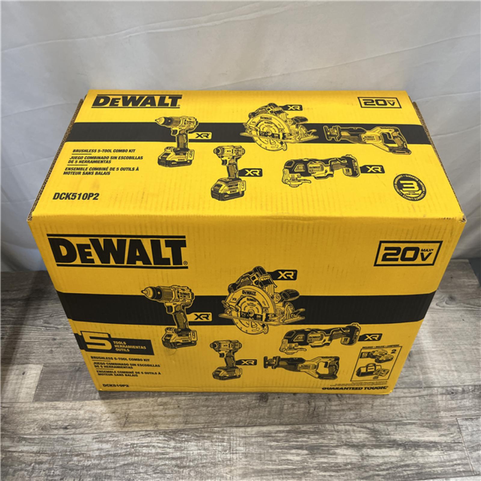 NEW - DEWALT 20V Lithium-Ion Cordless 5-Tool Combo Kit