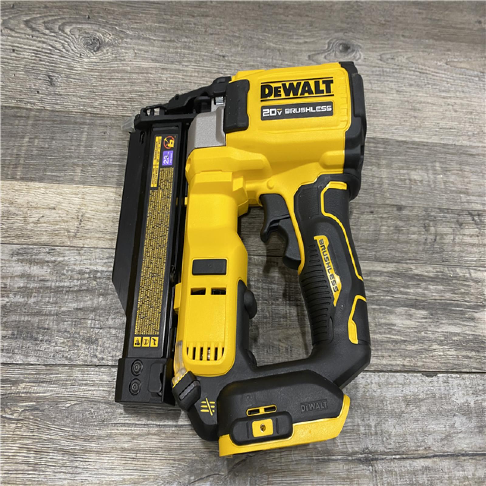 AS-IS DEWALT ATOMIC 20V MAX Lithium Ion Cordless 23 Gauge Pin Nailer Kit