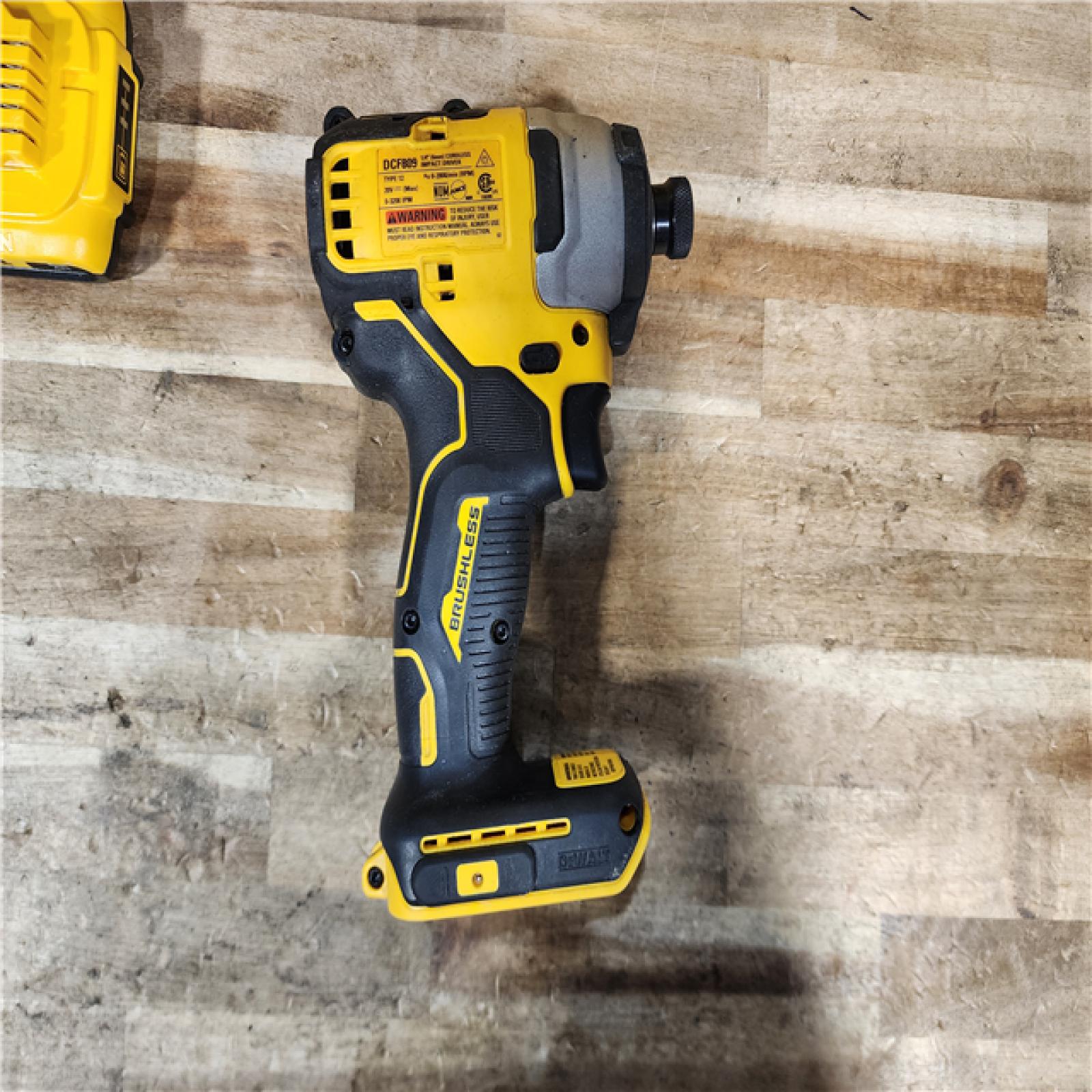 HOUSTON LOCATION - AS - IS DEWALT Atomic 20V Max Lithium-Ion Brushless Cordless Compact 1/4 in. Impact Driver Kit