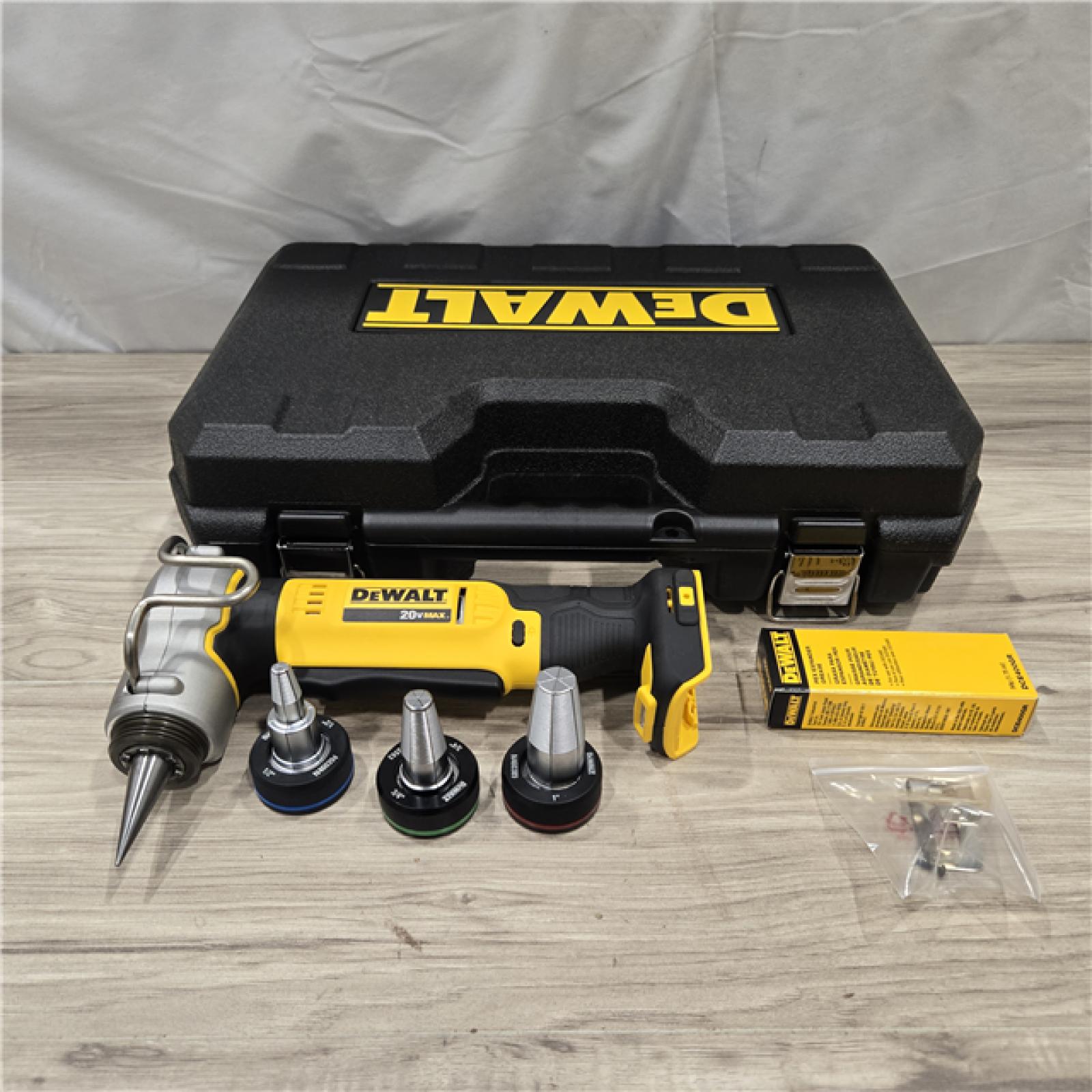 AS-IS DEWALT Cordless Expansion Tool (Tool-Only) 20V MAX 20V DCE400B